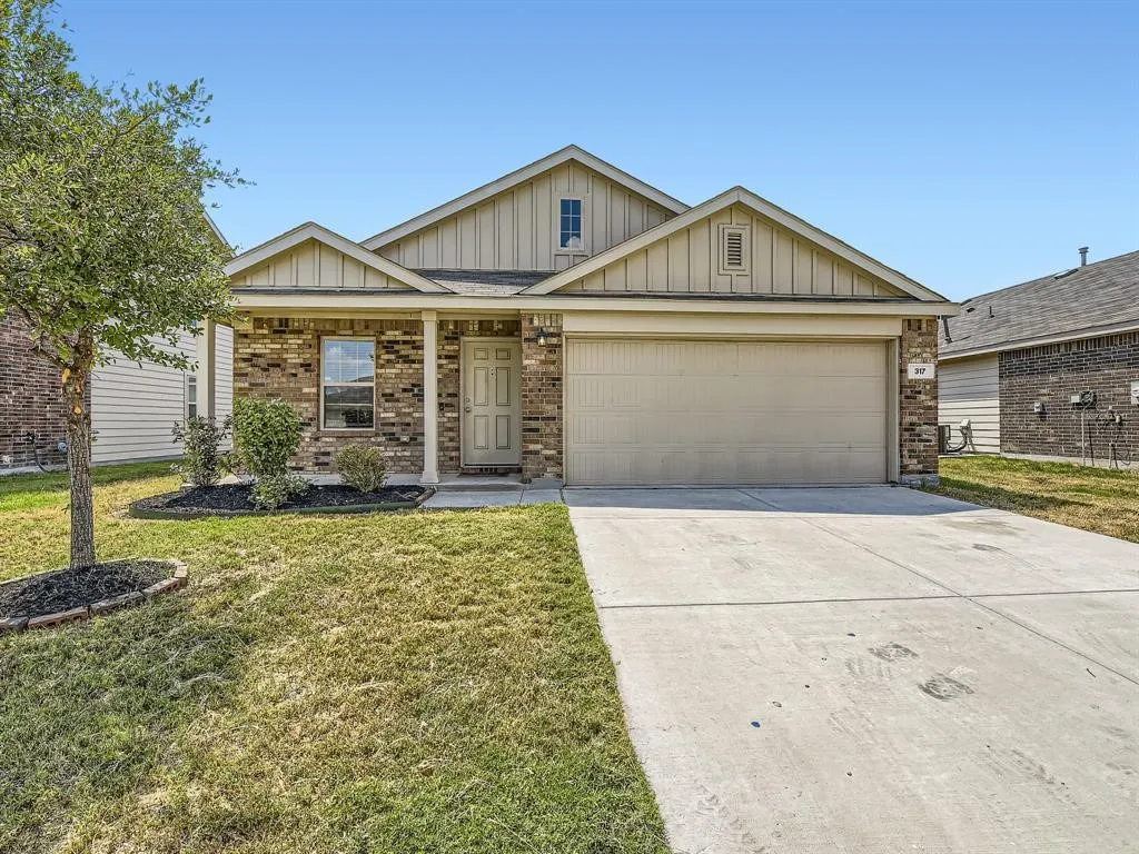 Single Family Residence For Rent in Tarrant County , 317 Blue Crow Lane, Fort Worth, Texas 76052, 4 Bedroom, 2 Bathroom, 2 Garage spaces, 1,725 Sqft, built in 2019, mls#21360565, Real Estate Agent in Fort Worth, Homes For Rent in Tarrant county, Homes For Rent in Fort Worth, Realtor in Fort Worth Texas, Real Estate Brokerage Independent Realty Texas, Luminita Cordes Realtor