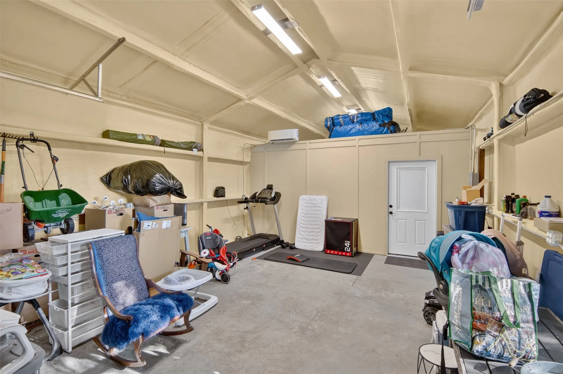 Single Family Residence For Sale in Van Zandt County , 647 Oklahoma Street, Van, Texas 75790, 4 Bedroom, 2 Bathroom, 2 Garage spaces, 1,923 Sqft, built in 2021, Price $440,000, mls#21359403, Real Estate Agent in Van, Homes For Sale in Van Zandt county, Homes For Sale in Van, Realtor in Van Texas, Real Estate Brokerage Independent Realty Texas, Luminita Cordes Realtor