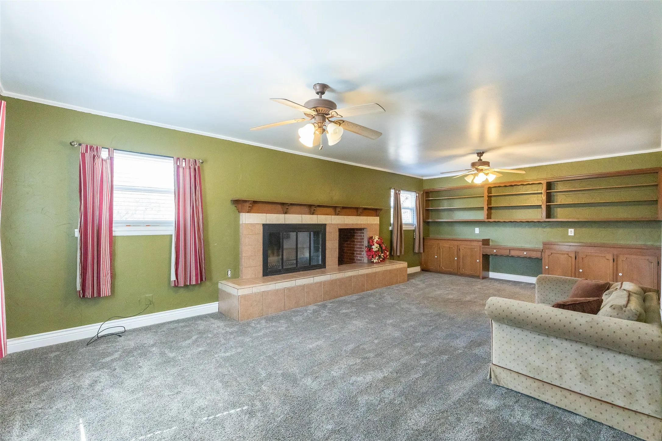 Single Family Residence For Sale in Jones County , 902 Avenue O, Anson, Texas 79501, 3 Bedroom, 3 Bathroom, 2 Garage spaces, 2,519 Sqft, built in 1976, mls#21359912, Real Estate Agent in Anson, Homes For Sale in Jones county, Homes For Sale in Anson, Realtor in Anson Texas, Real Estate Brokerage Independent Realty Texas, Luminita Cordes Realtor