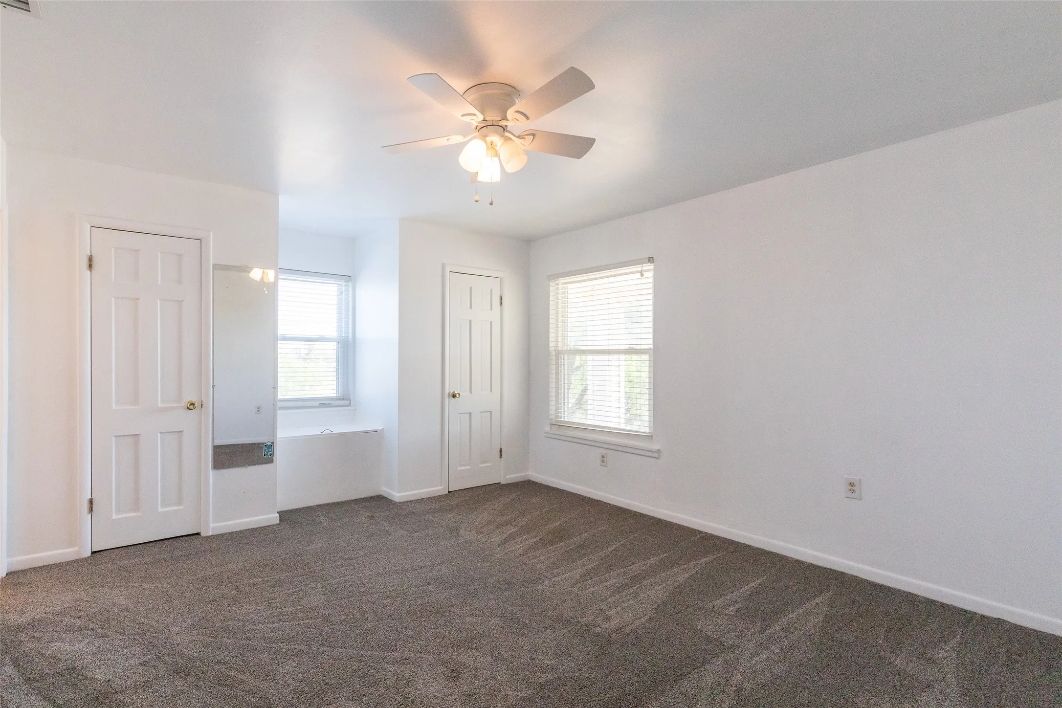 Single Family Residence For Sale in Jones County , 902 Avenue O, Anson, Texas 79501, 3 Bedroom, 3 Bathroom, 2 Garage spaces, 2,519 Sqft, built in 1976, mls#21359912, Real Estate Agent in Anson, Homes For Sale in Jones county, Homes For Sale in Anson, Realtor in Anson Texas, Real Estate Brokerage Independent Realty Texas, Luminita Cordes Realtor