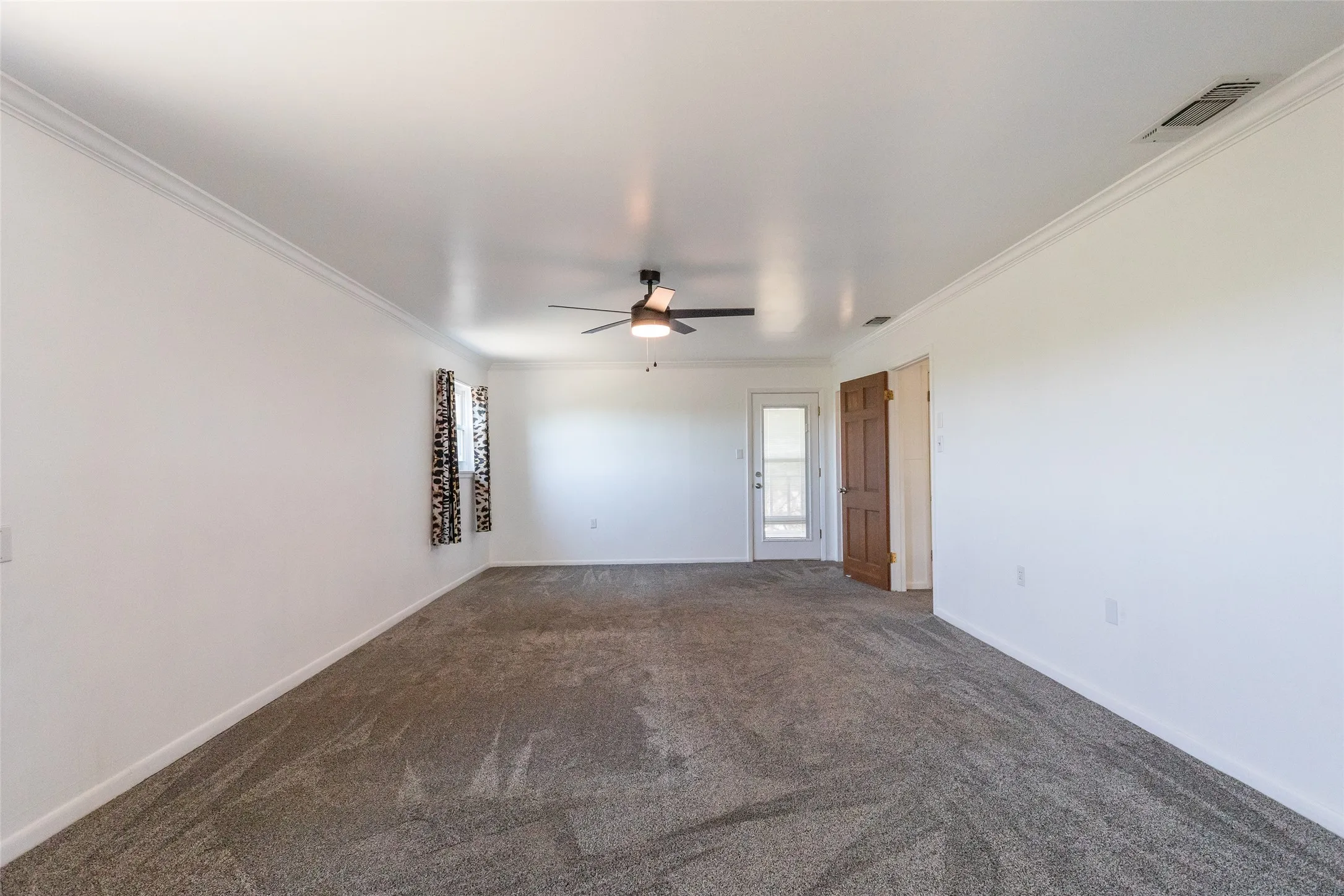 Single Family Residence For Sale in Jones County , 902 Avenue O, Anson, Texas 79501, 3 Bedroom, 3 Bathroom, 2 Garage spaces, 2,519 Sqft, built in 1976, mls#21359912, Real Estate Agent in Anson, Homes For Sale in Jones county, Homes For Sale in Anson, Realtor in Anson Texas, Real Estate Brokerage Independent Realty Texas, Luminita Cordes Realtor