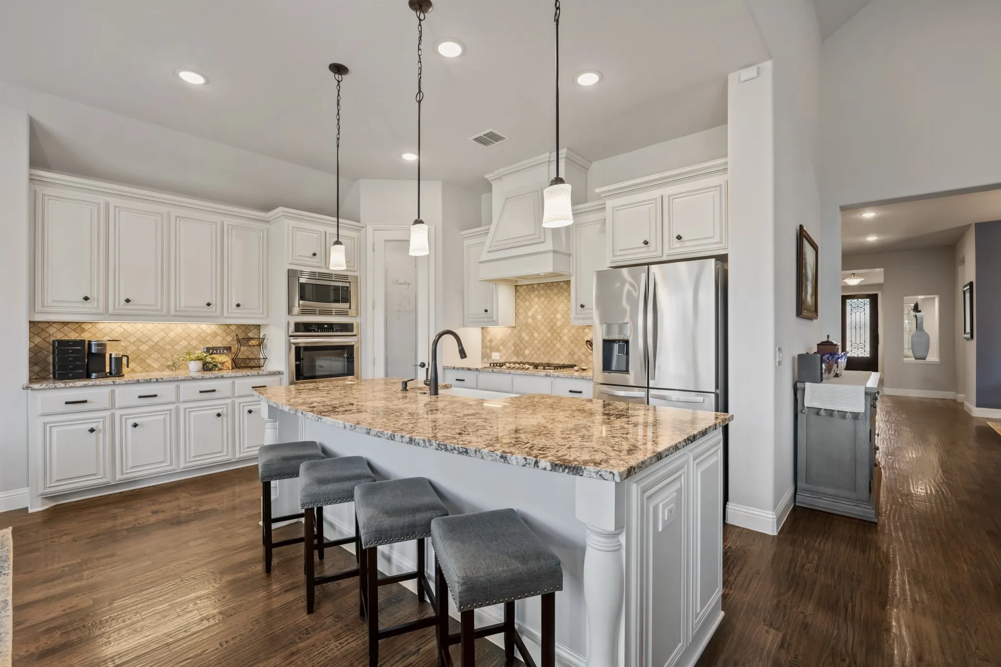 Single Family Residence For Sale in Kaufman County , 2115 Devonblue Drive, Forney, Texas 75126, 4 Bedroom, 3 Bathroom, 3 Garage spaces, 2,734 Sqft, built in 2020, mls#21360515, Real Estate Agent in Forney, Homes For Sale in Kaufman county, Homes For Sale in Forney, Realtor in Forney Texas, Real Estate Brokerage Independent Realty Texas, Luminita Cordes Realtor