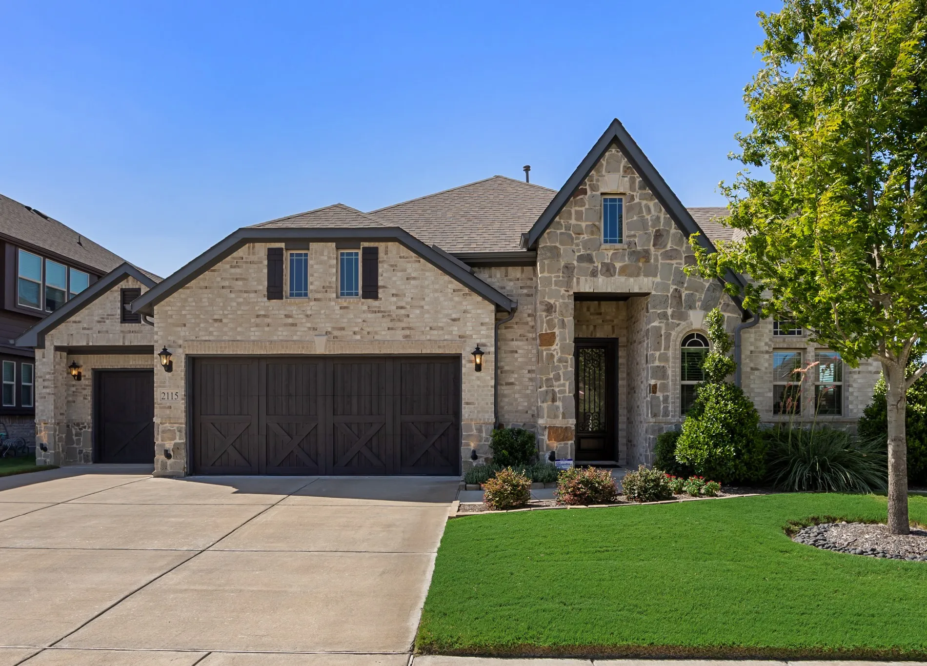 Single Family Residence For Sale in Kaufman County , 2115 Devonblue Drive, Forney, Texas 75126, 4 Bedroom, 3 Bathroom, 3 Garage spaces, 2,734 Sqft, built in 2020, mls#21360515, Real Estate Agent in Forney, Homes For Sale in Kaufman county, Homes For Sale in Forney, Realtor in Forney Texas, Real Estate Brokerage Independent Realty Texas, Luminita Cordes Realtor