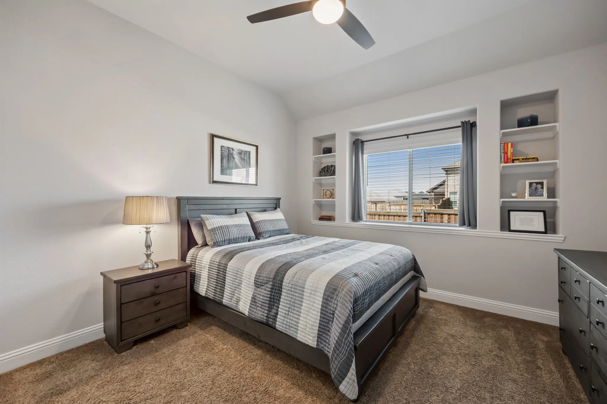 Single Family Residence For Sale in Kaufman County , 2115 Devonblue Drive, Forney, Texas 75126, 4 Bedroom, 3 Bathroom, 3 Garage spaces, 2,734 Sqft, built in 2020, mls#21360515, Real Estate Agent in Forney, Homes For Sale in Kaufman county, Homes For Sale in Forney, Realtor in Forney Texas, Real Estate Brokerage Independent Realty Texas, Luminita Cordes Realtor