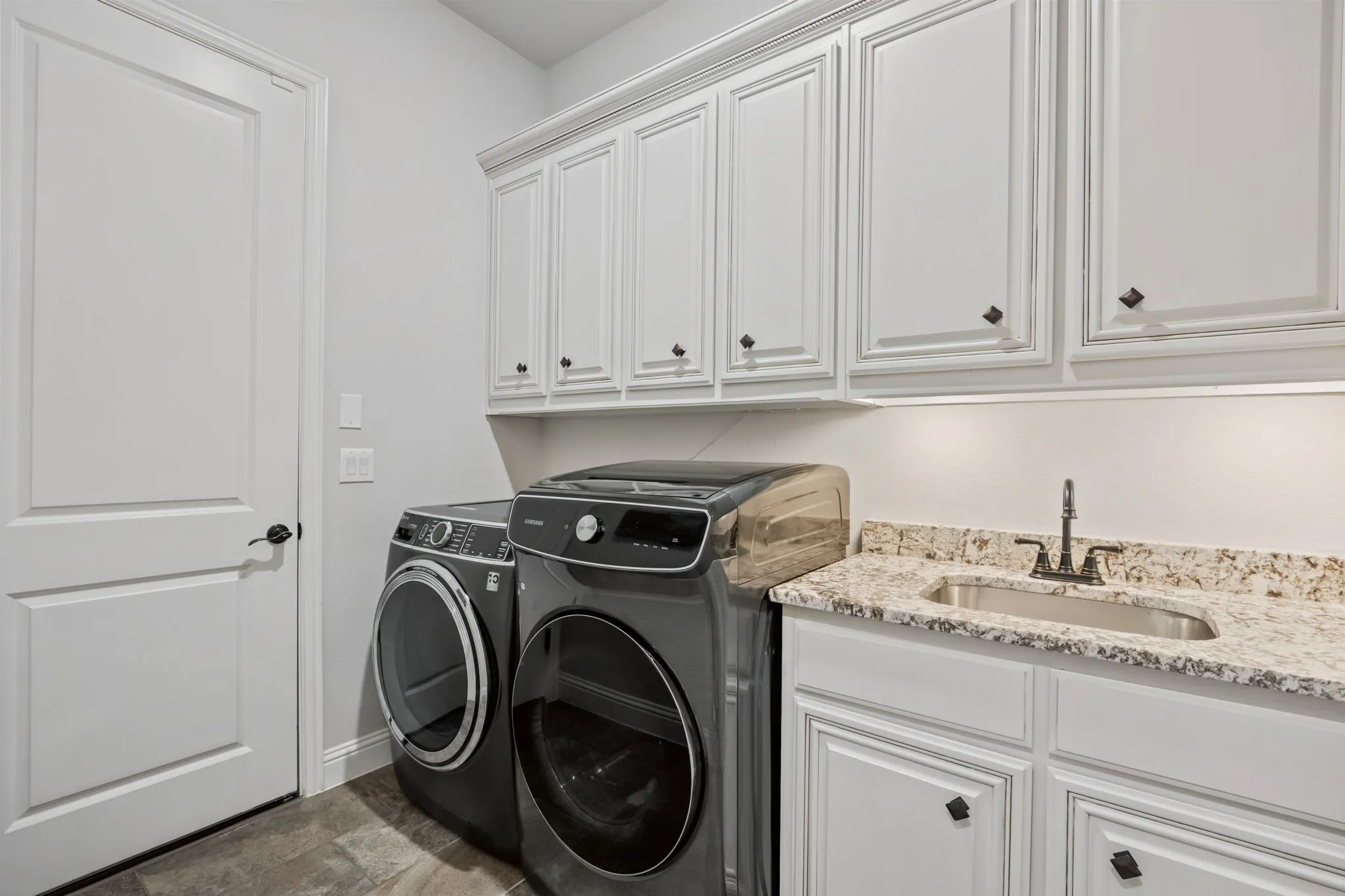 Single Family Residence For Sale in Kaufman County , 2115 Devonblue Drive, Forney, Texas 75126, 4 Bedroom, 3 Bathroom, 3 Garage spaces, 2,734 Sqft, built in 2020, mls#21360515, Real Estate Agent in Forney, Homes For Sale in Kaufman county, Homes For Sale in Forney, Realtor in Forney Texas, Real Estate Brokerage Independent Realty Texas, Luminita Cordes Realtor