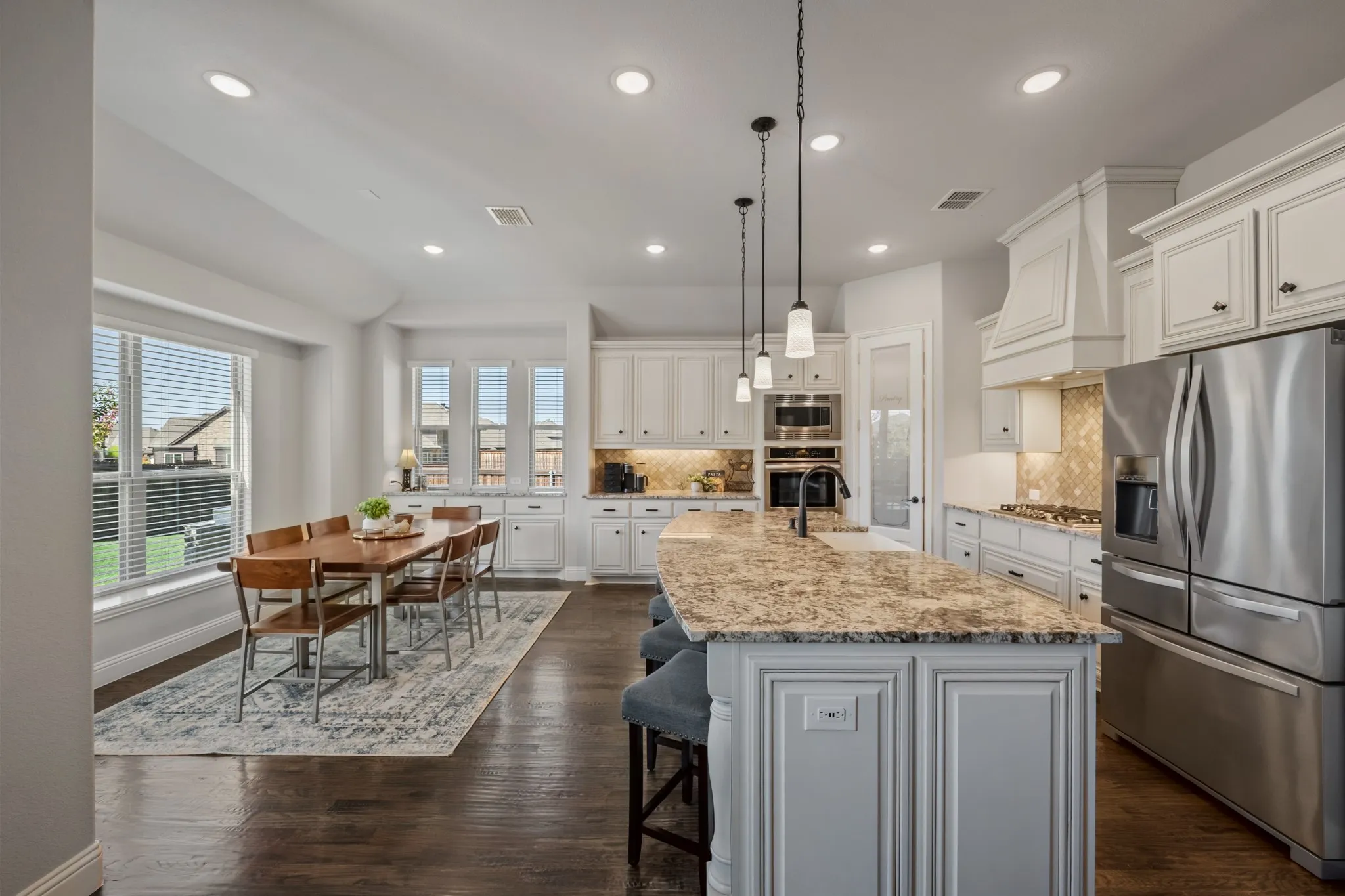 Single Family Residence For Sale in Kaufman County , 2115 Devonblue Drive, Forney, Texas 75126, 4 Bedroom, 3 Bathroom, 3 Garage spaces, 2,734 Sqft, built in 2020, mls#21360515, Real Estate Agent in Forney, Homes For Sale in Kaufman county, Homes For Sale in Forney, Realtor in Forney Texas, Real Estate Brokerage Independent Realty Texas, Luminita Cordes Realtor