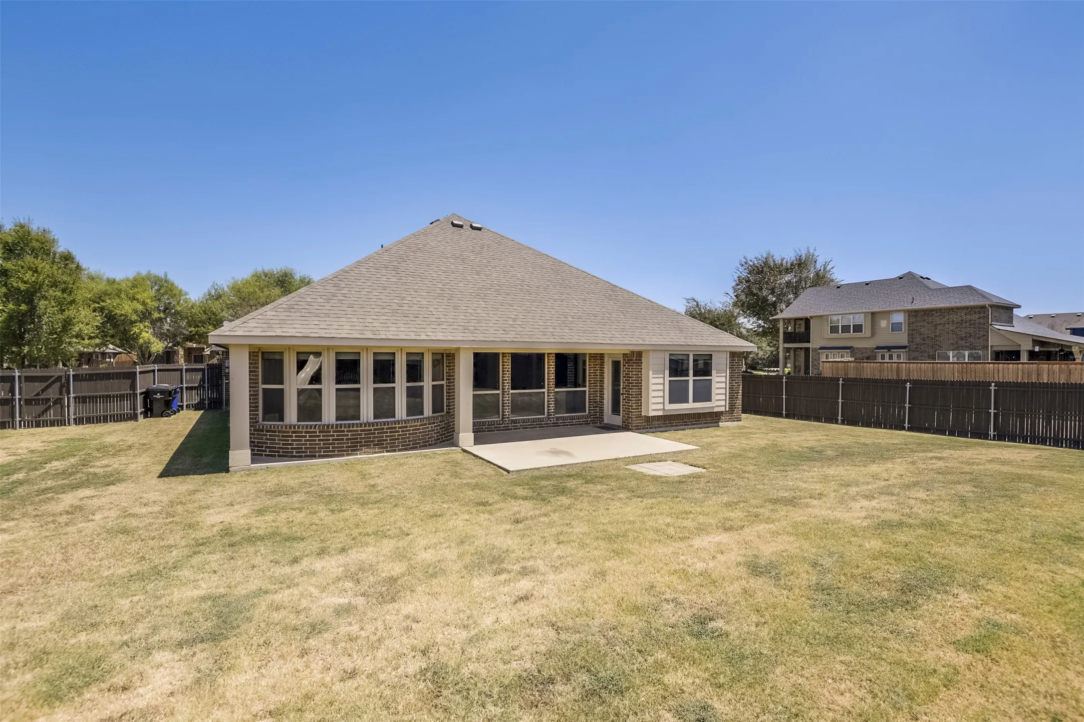 Single Family Residence For Sale in Ellis County , 905 Mill Pond Drive, Midlothian, Texas 76065, 4 Bedroom, 2 Bathroom, 2 Garage spaces, 2,318 Sqft, built in 2014, mls#21358904, Real Estate Agent in Midlothian, Homes For Sale in Ellis county, Homes For Sale in Midlothian, Realtor in Midlothian Texas, Real Estate Brokerage Independent Realty Texas, Luminita Cordes Realtor