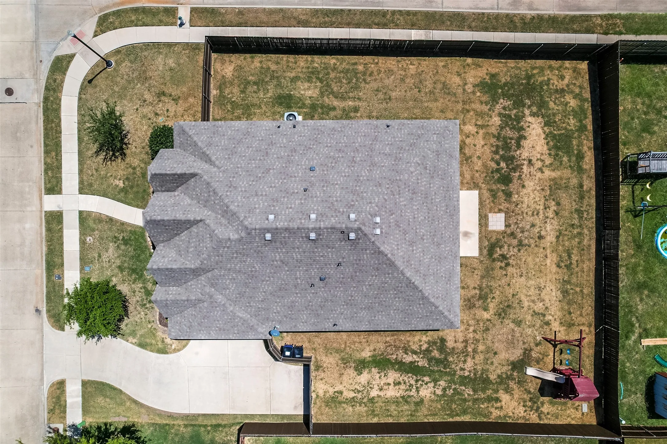 Single Family Residence For Sale in Ellis County , 905 Mill Pond Drive, Midlothian, Texas 76065, 4 Bedroom, 2 Bathroom, 2 Garage spaces, 2,318 Sqft, built in 2014, mls#21358904, Real Estate Agent in Midlothian, Homes For Sale in Ellis county, Homes For Sale in Midlothian, Realtor in Midlothian Texas, Real Estate Brokerage Independent Realty Texas, Luminita Cordes Realtor