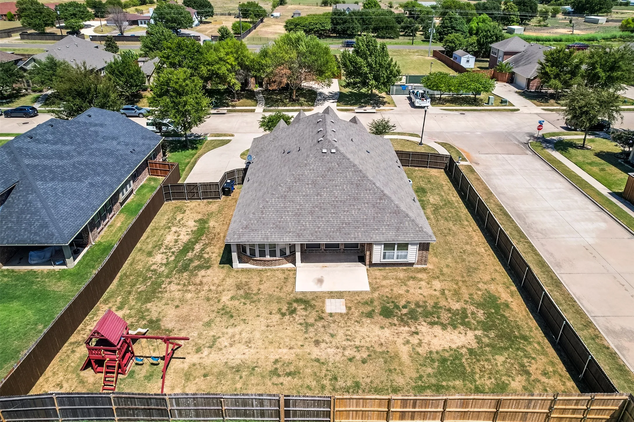 Single Family Residence For Sale in Ellis County , 905 Mill Pond Drive, Midlothian, Texas 76065, 4 Bedroom, 2 Bathroom, 2 Garage spaces, 2,318 Sqft, built in 2014, mls#21358904, Real Estate Agent in Midlothian, Homes For Sale in Ellis county, Homes For Sale in Midlothian, Realtor in Midlothian Texas, Real Estate Brokerage Independent Realty Texas, Luminita Cordes Realtor