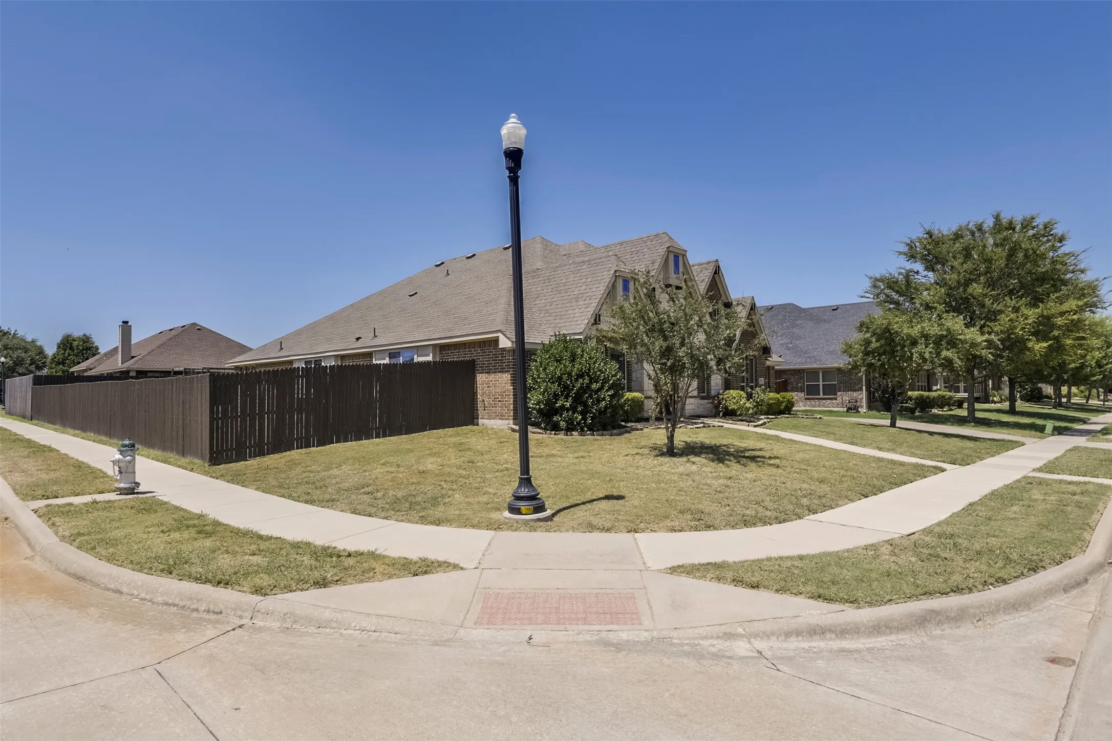 Single Family Residence For Sale in Ellis County , 905 Mill Pond Drive, Midlothian, Texas 76065, 4 Bedroom, 2 Bathroom, 2 Garage spaces, 2,318 Sqft, built in 2014, mls#21358904, Real Estate Agent in Midlothian, Homes For Sale in Ellis county, Homes For Sale in Midlothian, Realtor in Midlothian Texas, Real Estate Brokerage Independent Realty Texas, Luminita Cordes Realtor