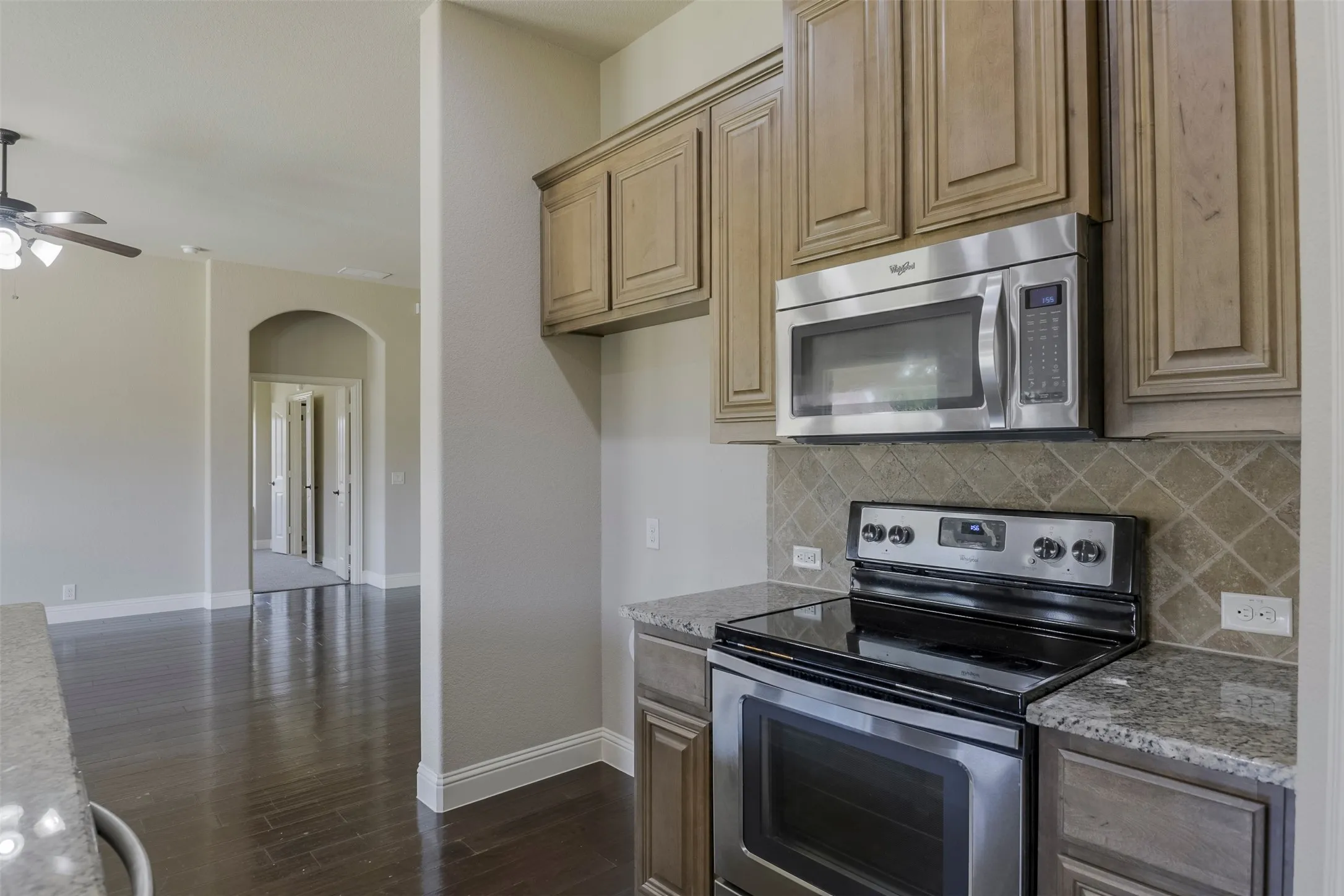 Single Family Residence For Sale in Ellis County , 905 Mill Pond Drive, Midlothian, Texas 76065, 4 Bedroom, 2 Bathroom, 2 Garage spaces, 2,318 Sqft, built in 2014, mls#21358904, Real Estate Agent in Midlothian, Homes For Sale in Ellis county, Homes For Sale in Midlothian, Realtor in Midlothian Texas, Real Estate Brokerage Independent Realty Texas, Luminita Cordes Realtor