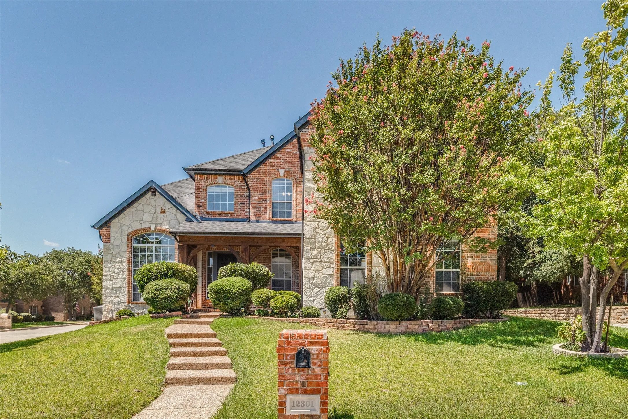 Single Family Residence For Sale in Tarrant County , 12301 Red Birch Lane, Fort Worth, Texas 76244, 4 Bedroom, 4 Bathroom, 3 Garage spaces, 3,425 Sqft, built in 2001, mls#21360418, Real Estate Agent in Fort Worth, Homes For Sale in Tarrant county, Homes For Sale in Fort Worth, Realtor in Fort Worth Texas, Real Estate Brokerage Independent Realty Texas, Luminita Cordes Realtor