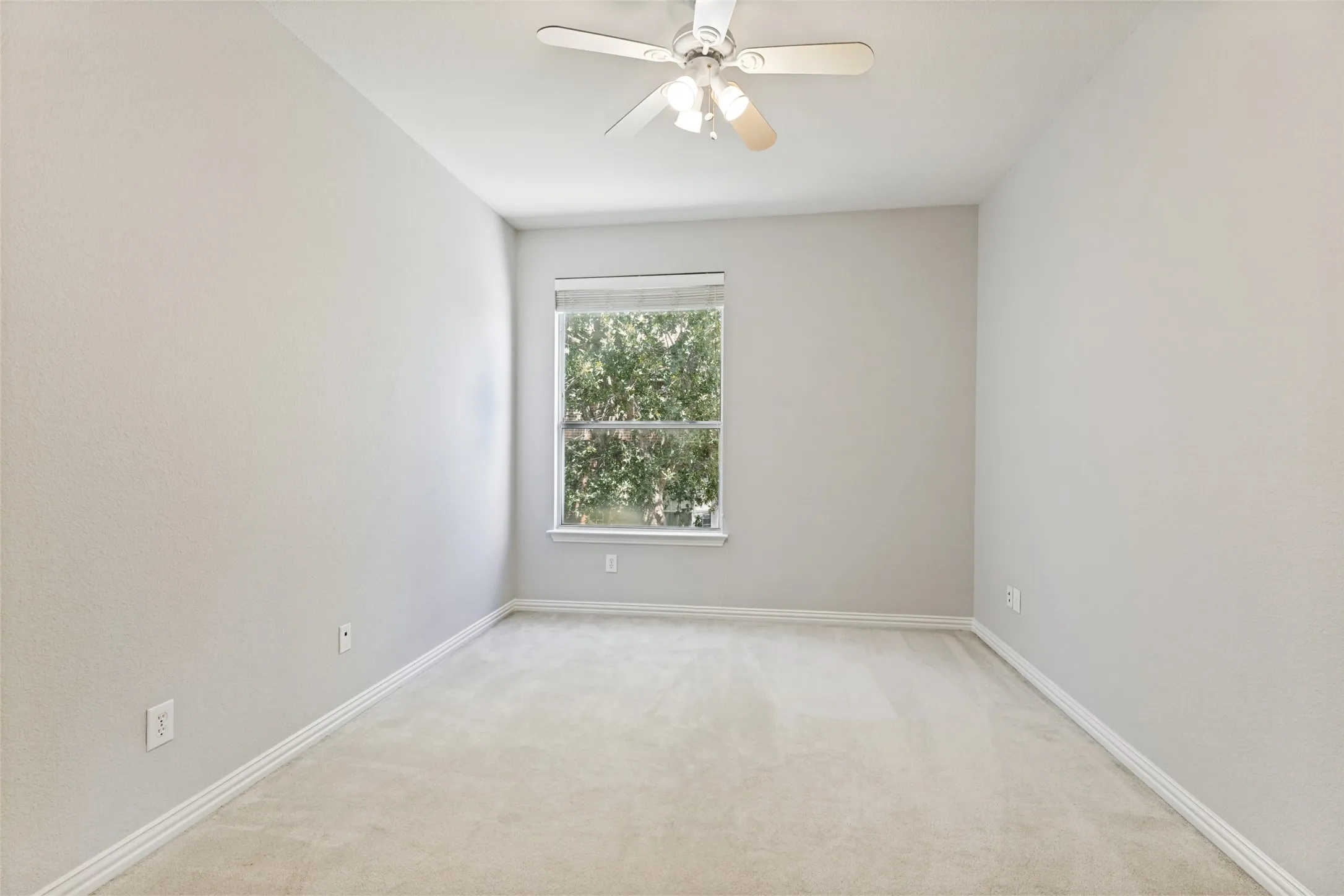 Single Family Residence For Sale in Tarrant County , 12301 Red Birch Lane, Fort Worth, Texas 76244, 4 Bedroom, 4 Bathroom, 3 Garage spaces, 3,425 Sqft, built in 2001, mls#21360418, Real Estate Agent in Fort Worth, Homes For Sale in Tarrant county, Homes For Sale in Fort Worth, Realtor in Fort Worth Texas, Real Estate Brokerage Independent Realty Texas, Luminita Cordes Realtor