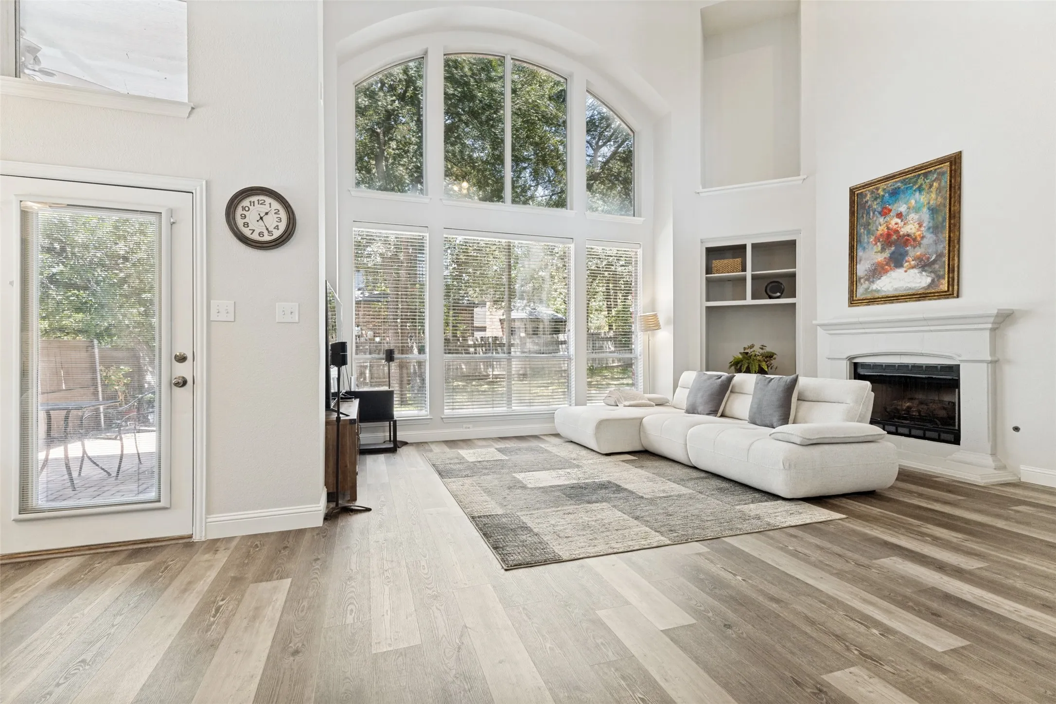 Single Family Residence For Sale in Tarrant County , 12301 Red Birch Lane, Fort Worth, Texas 76244, 4 Bedroom, 4 Bathroom, 3 Garage spaces, 3,425 Sqft, built in 2001, mls#21360418, Real Estate Agent in Fort Worth, Homes For Sale in Tarrant county, Homes For Sale in Fort Worth, Realtor in Fort Worth Texas, Real Estate Brokerage Independent Realty Texas, Luminita Cordes Realtor