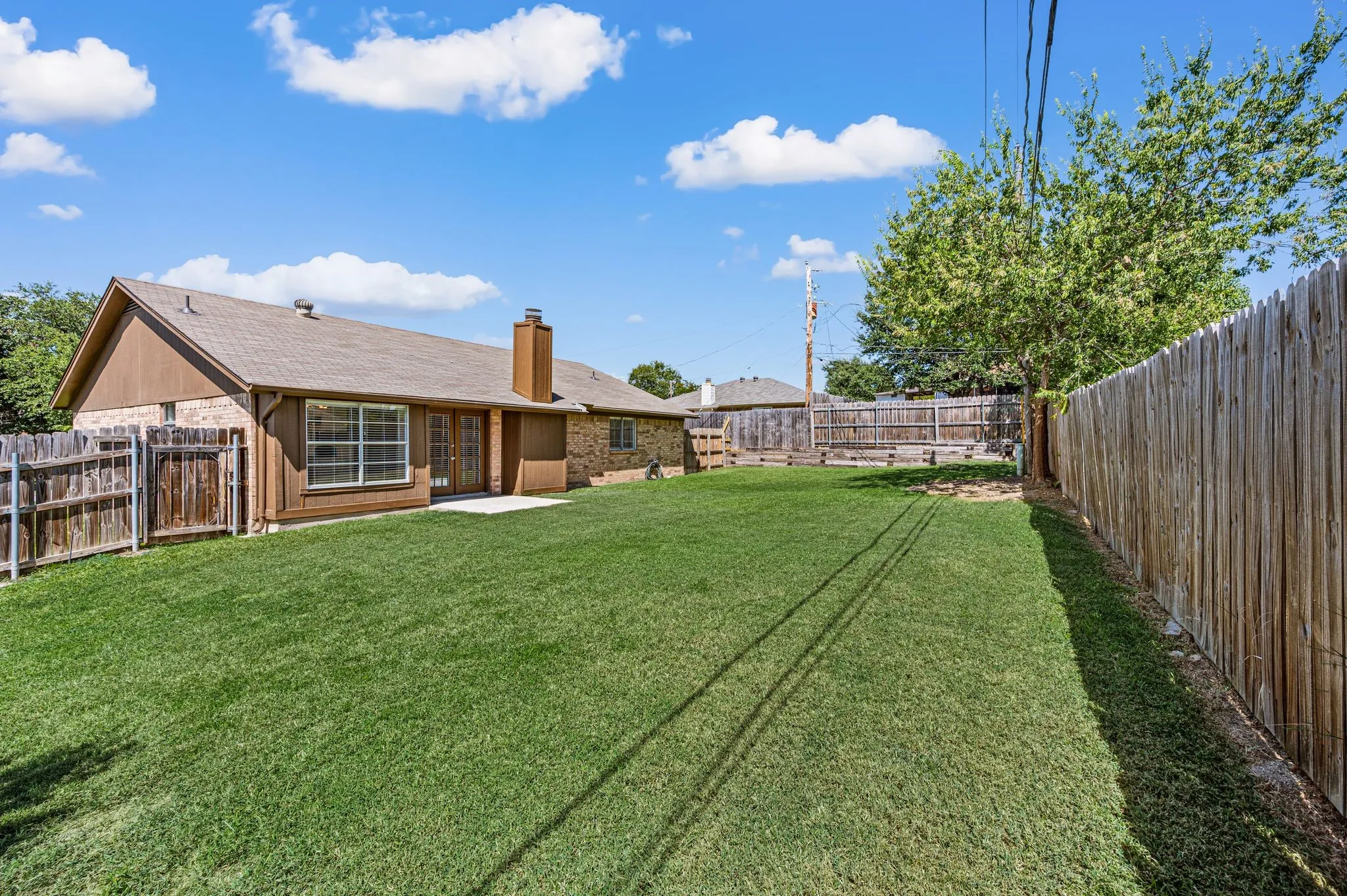 Single Family Residence For Sale in Tarrant County , 6312 Beetle Drive, Watauga, Texas 76148, 3 Bedroom, 2 Bathroom, 2 Garage spaces, 1,269 Sqft, built in 1982, mls#21349094, Real Estate Agent in Watauga, Homes For Sale in Tarrant county, Homes For Sale in Watauga, Realtor in Watauga Texas, Real Estate Brokerage Independent Realty Texas, Luminita Cordes Realtor