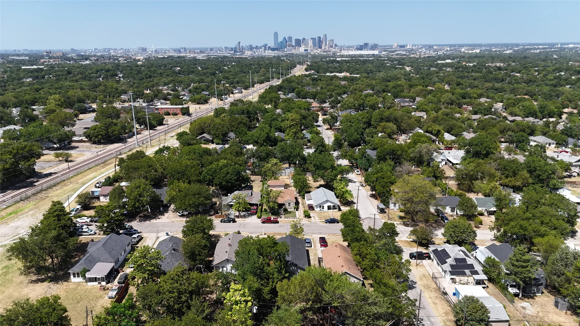 Single Family Residence For Sale in Dallas County , 1418 Georgia Avenue, Dallas, Texas 75216, 3 Bedroom, 2 Bathroom, Garage spaces, 1,420 Sqft, built in 1925, mls#21360333, Real Estate Agent in Dallas, Homes For Sale in Dallas county, Homes For Sale in Dallas, Realtor in Dallas Texas, Real Estate Brokerage Independent Realty Texas, Luminita Cordes Realtor