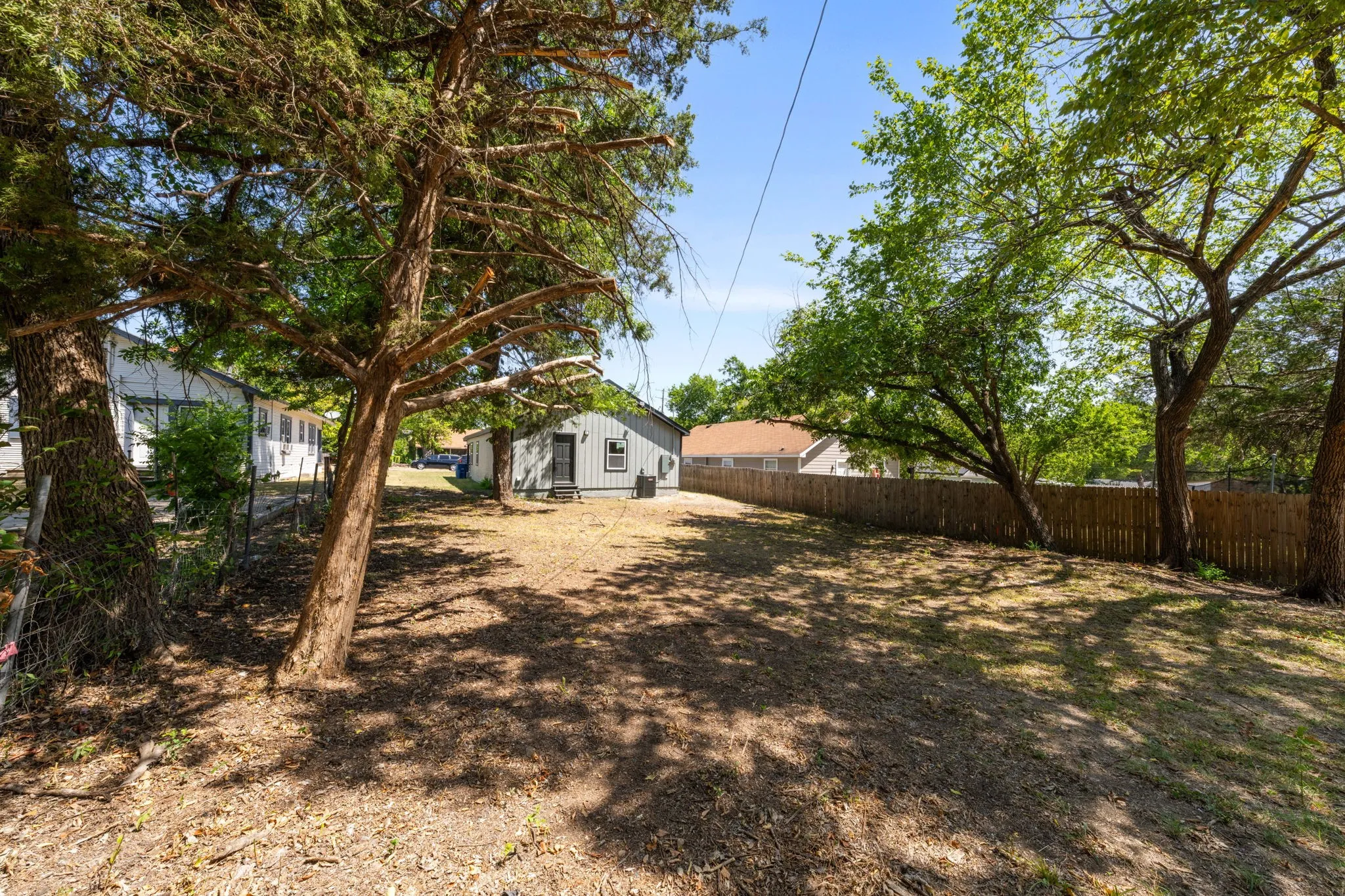 Single Family Residence For Sale in Dallas County , 1418 Georgia Avenue, Dallas, Texas 75216, 3 Bedroom, 2 Bathroom, Garage spaces, 1,420 Sqft, built in 1925, mls#21360333, Real Estate Agent in Dallas, Homes For Sale in Dallas county, Homes For Sale in Dallas, Realtor in Dallas Texas, Real Estate Brokerage Independent Realty Texas, Luminita Cordes Realtor