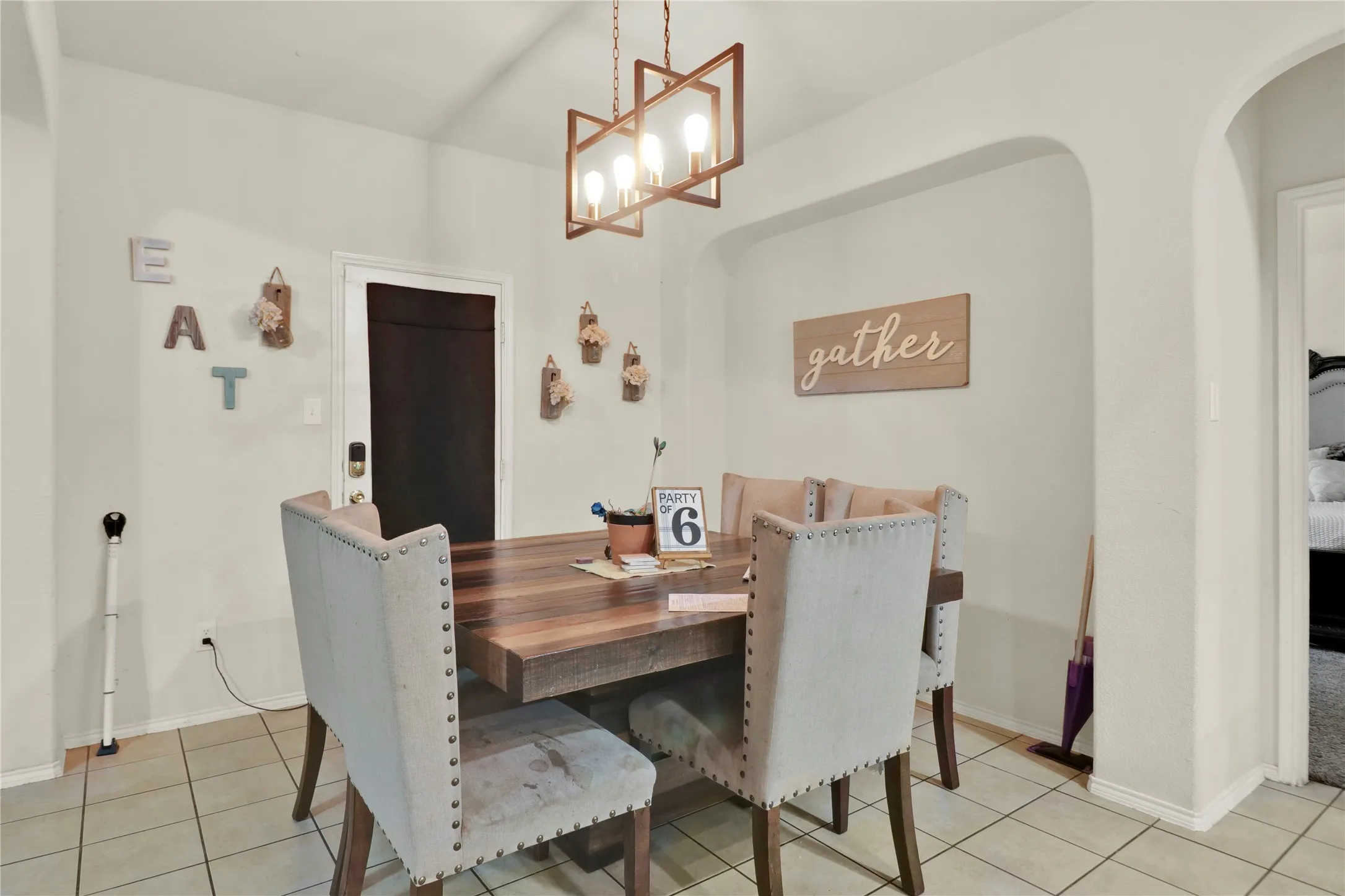 Breakfast area right off kitchen.