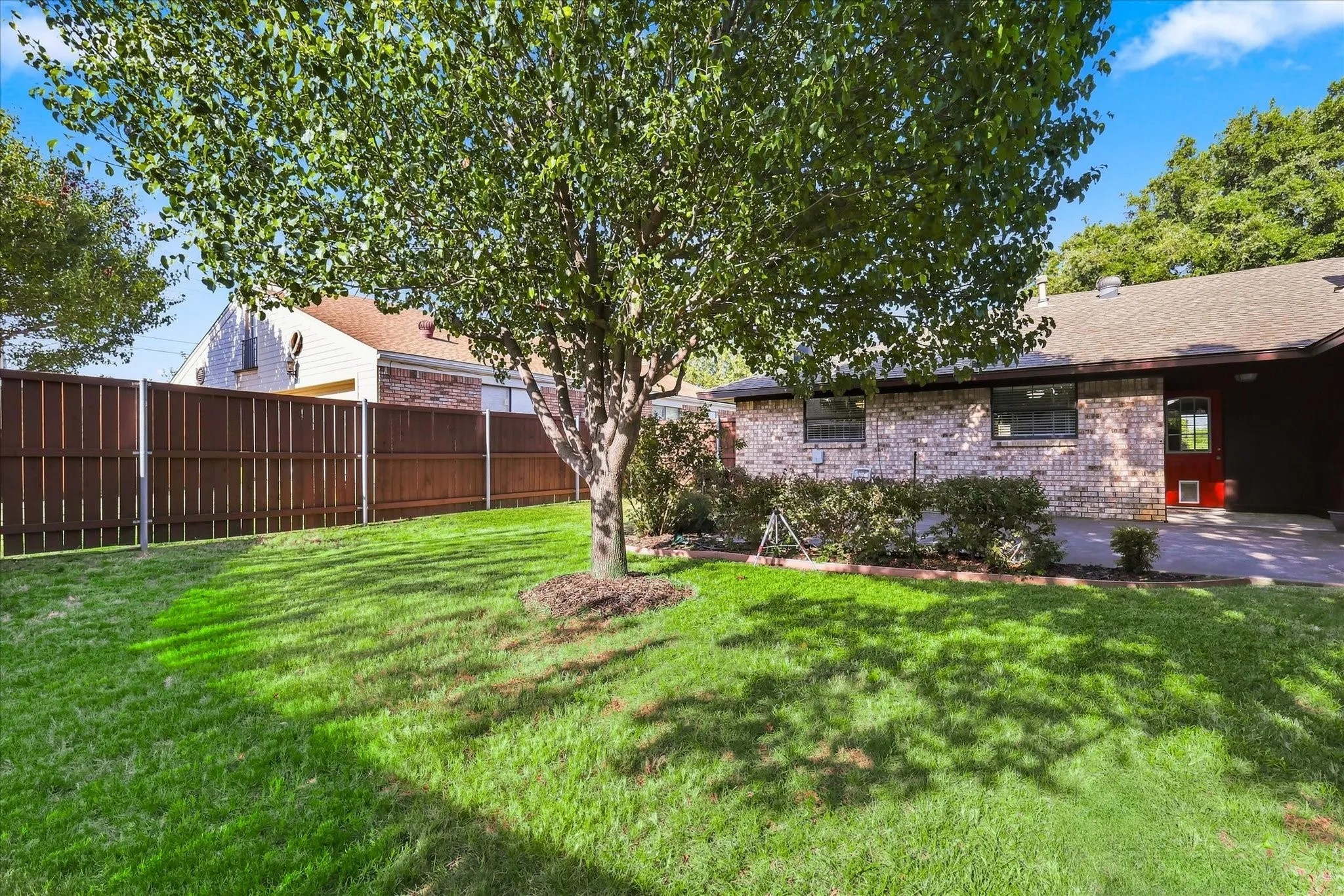 Single Family Residence For Sale in Denton County , 1903 Big Sky Drive, Lewisville, Texas 75077, 3 Bedroom, 2 Bathroom, 2 Garage spaces, 1,745 Sqft, built in 1980, mls#21360429, Real Estate Agent in Lewisville, Homes For Sale in Denton county, Homes For Sale in Lewisville, Realtor in Lewisville Texas, Real Estate Brokerage Independent Realty Texas, Luminita Cordes Realtor
