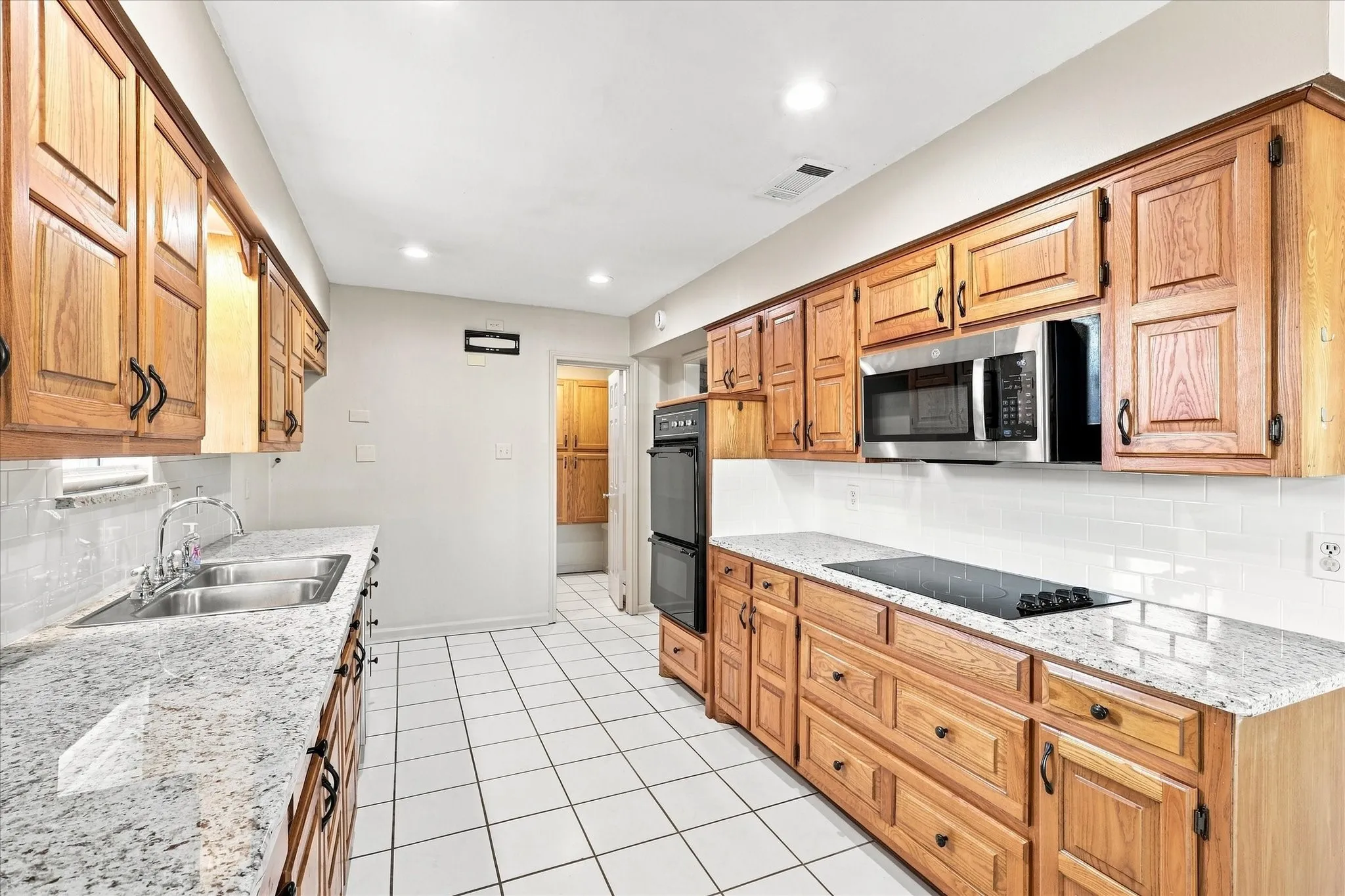 Single Family Residence For Sale in Denton County , 1903 Big Sky Drive, Lewisville, Texas 75077, 3 Bedroom, 2 Bathroom, 2 Garage spaces, 1,745 Sqft, built in 1980, mls#21360429, Real Estate Agent in Lewisville, Homes For Sale in Denton county, Homes For Sale in Lewisville, Realtor in Lewisville Texas, Real Estate Brokerage Independent Realty Texas, Luminita Cordes Realtor
