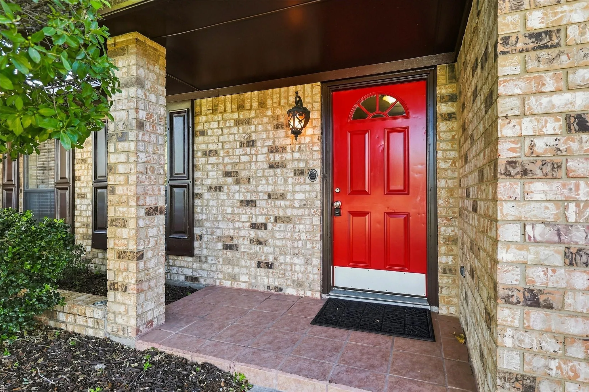 Single Family Residence For Sale in Denton County , 1903 Big Sky Drive, Lewisville, Texas 75077, 3 Bedroom, 2 Bathroom, 2 Garage spaces, 1,745 Sqft, built in 1980, mls#21360429, Real Estate Agent in Lewisville, Homes For Sale in Denton county, Homes For Sale in Lewisville, Realtor in Lewisville Texas, Real Estate Brokerage Independent Realty Texas, Luminita Cordes Realtor