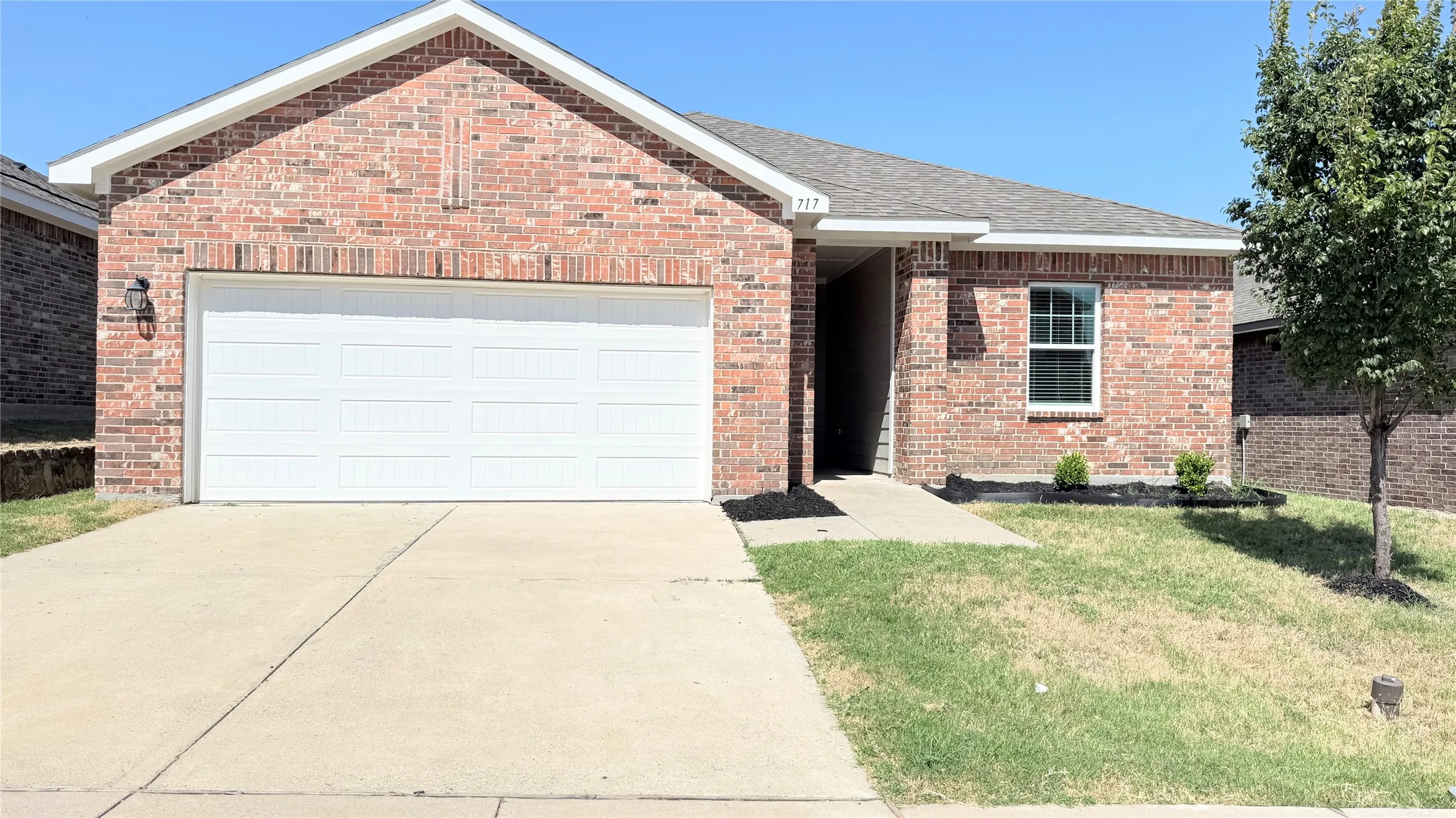 Single Family Residence For Rent in Collin County , 717 Yorkshire Drive, Lavon, Texas 75166, 4 Bedroom, 2 Bathroom, 2 Garage spaces, 1,884 Sqft, built in 2022, mls#21360578, Real Estate Agent in Lavon, Homes For Rent in Collin county, Homes For Rent in Lavon, Realtor in Lavon Texas, Real Estate Brokerage Independent Realty Texas, Luminita Cordes Realtor