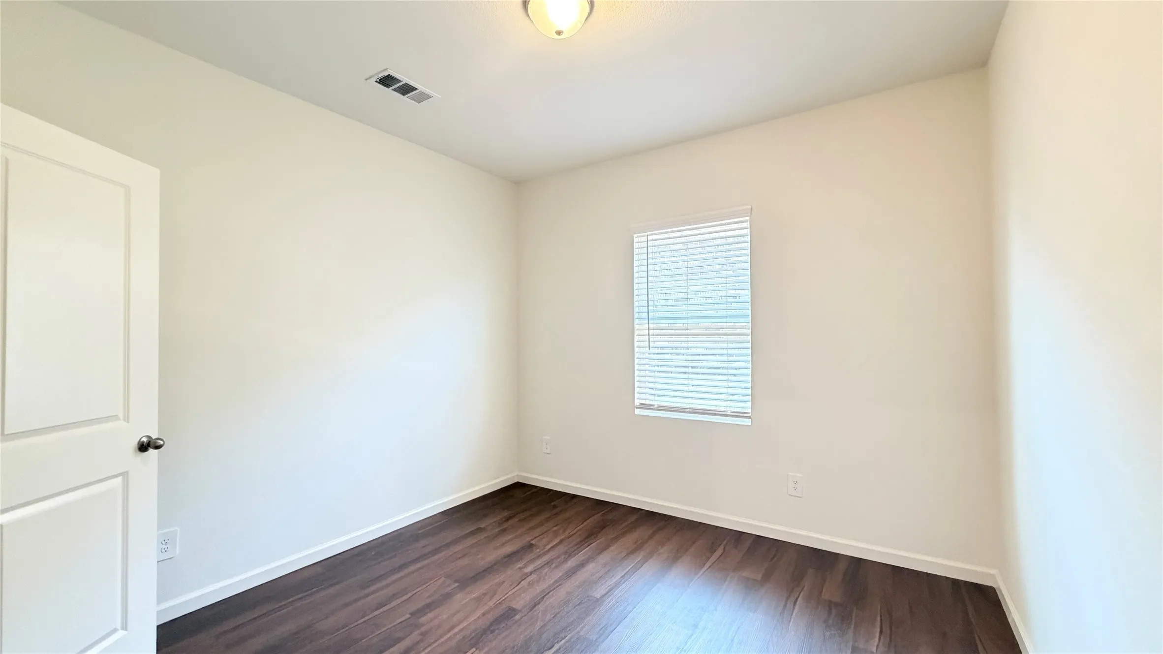 Single Family Residence For Rent in Collin County , 717 Yorkshire Drive, Lavon, Texas 75166, 4 Bedroom, 2 Bathroom, 2 Garage spaces, 1,884 Sqft, built in 2022, mls#21360578, Real Estate Agent in Lavon, Homes For Rent in Collin county, Homes For Rent in Lavon, Realtor in Lavon Texas, Real Estate Brokerage Independent Realty Texas, Luminita Cordes Realtor