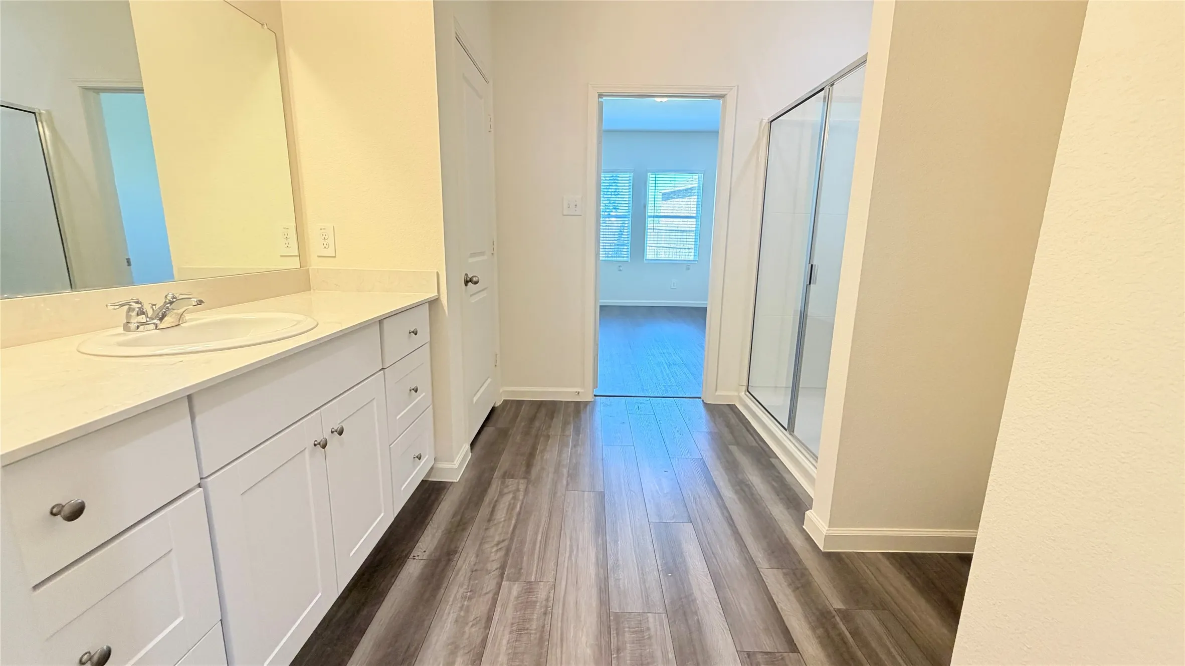 Single Family Residence For Rent in Collin County , 717 Yorkshire Drive, Lavon, Texas 75166, 4 Bedroom, 2 Bathroom, 2 Garage spaces, 1,884 Sqft, built in 2022, mls#21360578, Real Estate Agent in Lavon, Homes For Rent in Collin county, Homes For Rent in Lavon, Realtor in Lavon Texas, Real Estate Brokerage Independent Realty Texas, Luminita Cordes Realtor