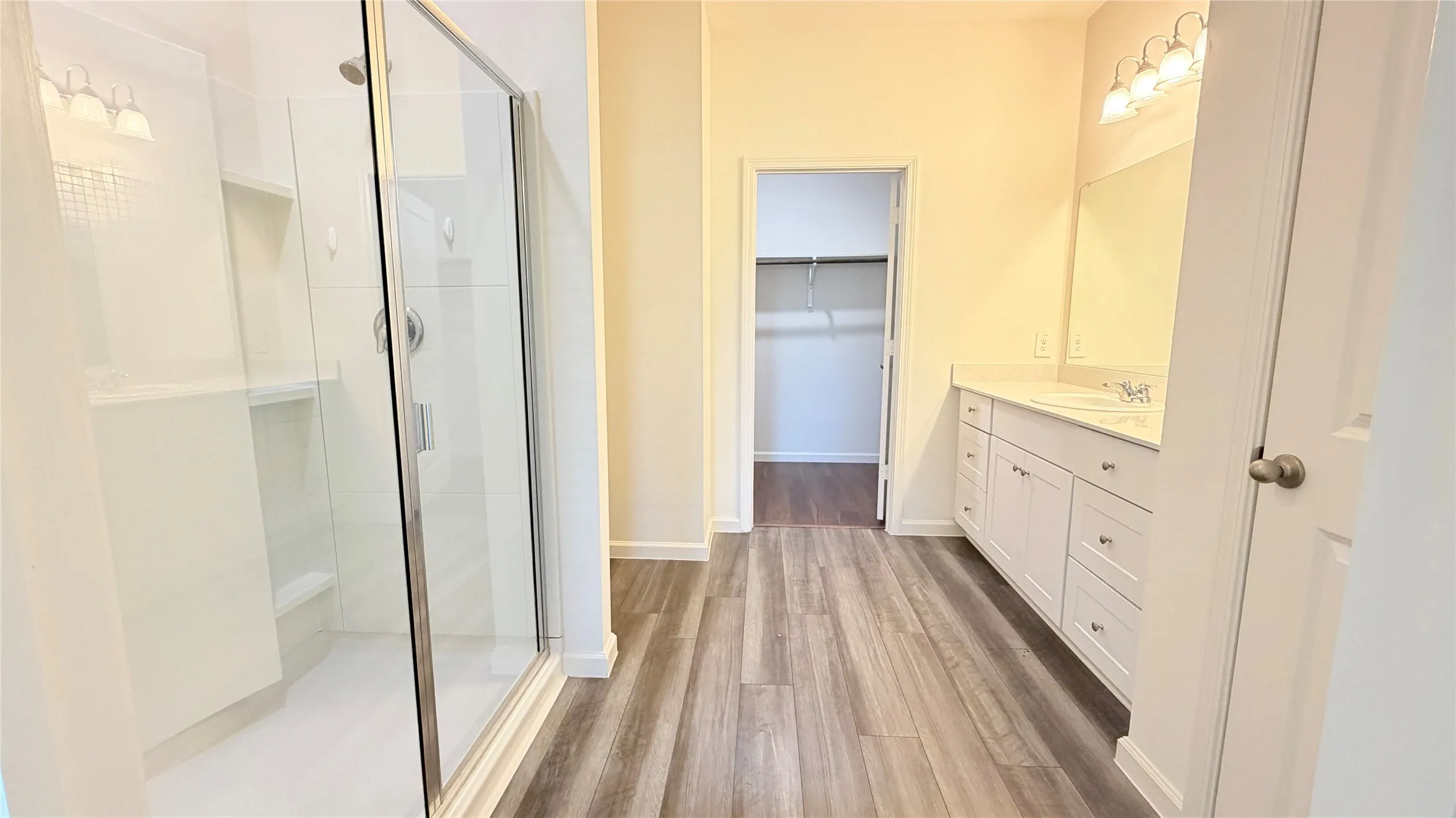 Single Family Residence For Rent in Collin County , 717 Yorkshire Drive, Lavon, Texas 75166, 4 Bedroom, 2 Bathroom, 2 Garage spaces, 1,884 Sqft, built in 2022, mls#21360578, Real Estate Agent in Lavon, Homes For Rent in Collin county, Homes For Rent in Lavon, Realtor in Lavon Texas, Real Estate Brokerage Independent Realty Texas, Luminita Cordes Realtor