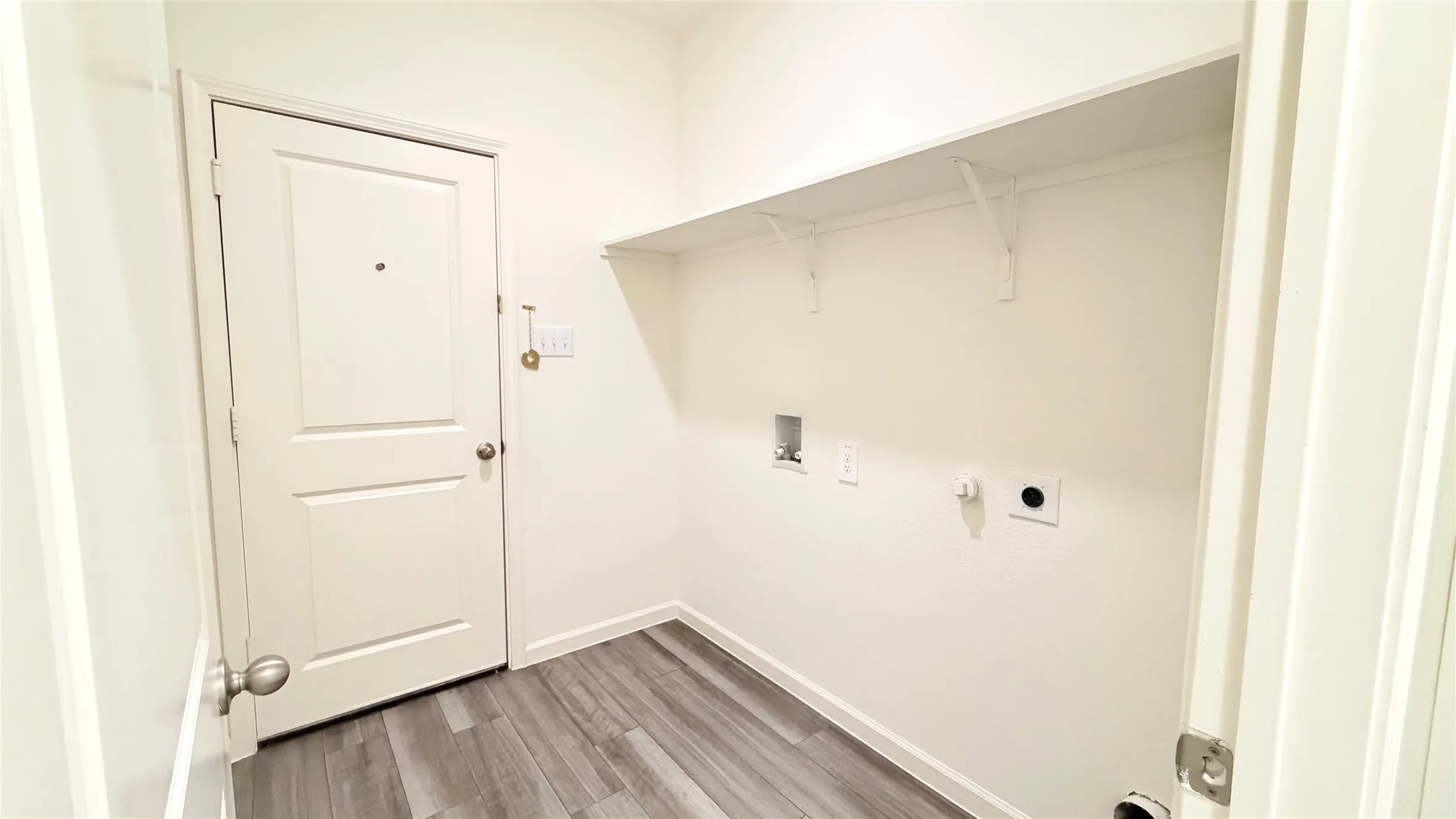 Single Family Residence For Rent in Collin County , 717 Yorkshire Drive, Lavon, Texas 75166, 4 Bedroom, 2 Bathroom, 2 Garage spaces, 1,884 Sqft, built in 2022, mls#21360578, Real Estate Agent in Lavon, Homes For Rent in Collin county, Homes For Rent in Lavon, Realtor in Lavon Texas, Real Estate Brokerage Independent Realty Texas, Luminita Cordes Realtor