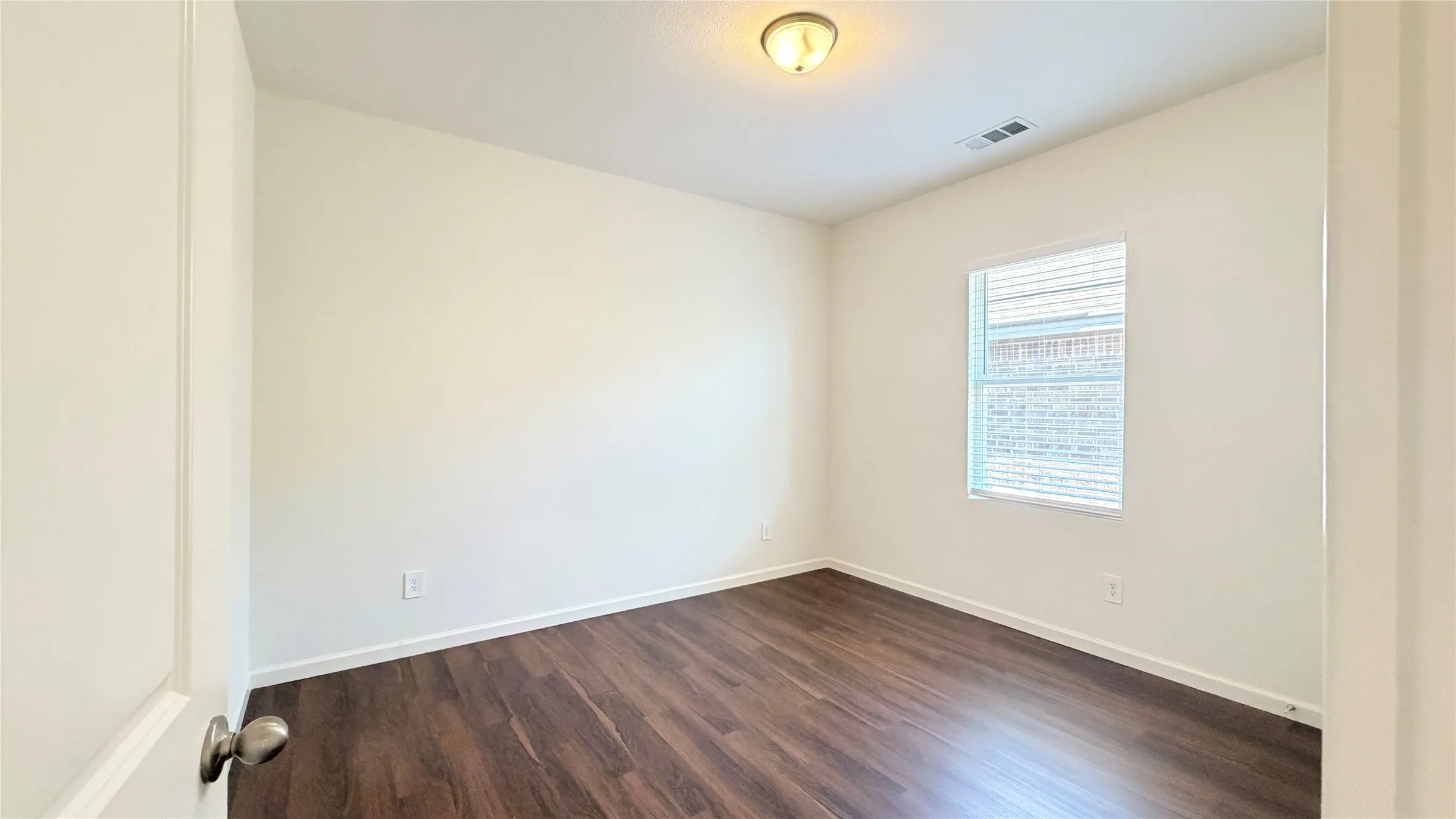 Single Family Residence For Rent in Collin County , 717 Yorkshire Drive, Lavon, Texas 75166, 4 Bedroom, 2 Bathroom, 2 Garage spaces, 1,884 Sqft, built in 2022, mls#21360578, Real Estate Agent in Lavon, Homes For Rent in Collin county, Homes For Rent in Lavon, Realtor in Lavon Texas, Real Estate Brokerage Independent Realty Texas, Luminita Cordes Realtor