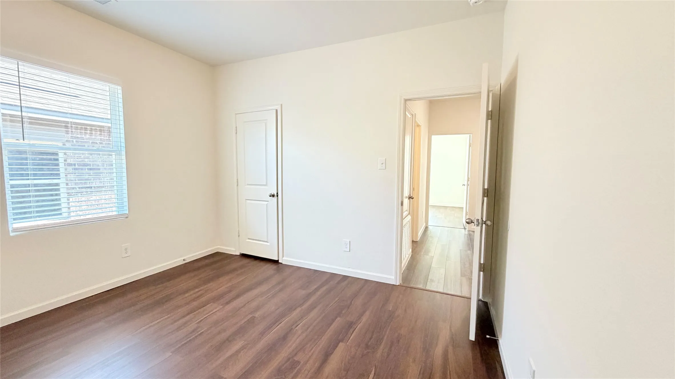 Single Family Residence For Rent in Collin County , 717 Yorkshire Drive, Lavon, Texas 75166, 4 Bedroom, 2 Bathroom, 2 Garage spaces, 1,884 Sqft, built in 2022, mls#21360578, Real Estate Agent in Lavon, Homes For Rent in Collin county, Homes For Rent in Lavon, Realtor in Lavon Texas, Real Estate Brokerage Independent Realty Texas, Luminita Cordes Realtor