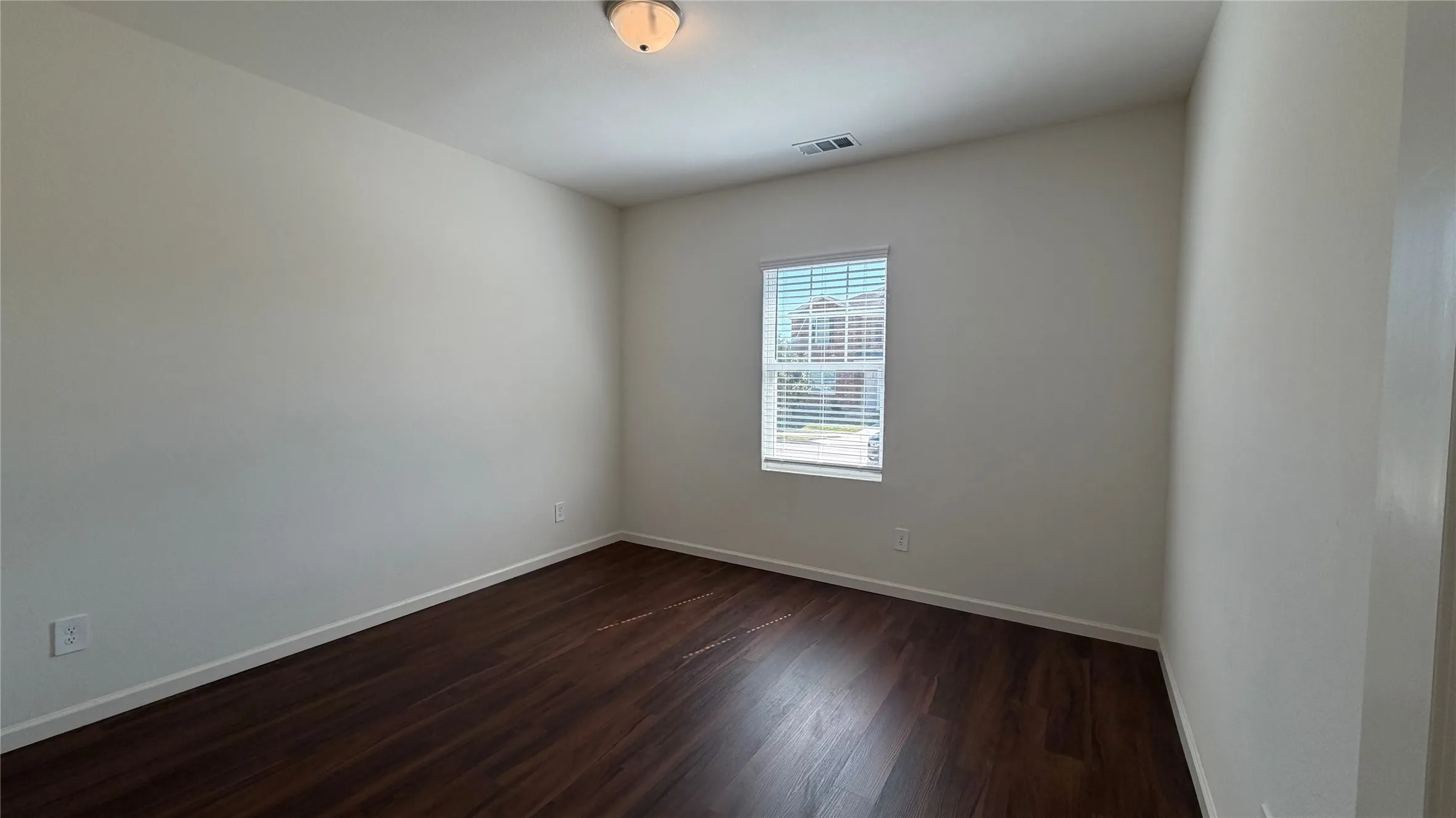 Single Family Residence For Rent in Collin County , 717 Yorkshire Drive, Lavon, Texas 75166, 4 Bedroom, 2 Bathroom, 2 Garage spaces, 1,884 Sqft, built in 2022, mls#21360578, Real Estate Agent in Lavon, Homes For Rent in Collin county, Homes For Rent in Lavon, Realtor in Lavon Texas, Real Estate Brokerage Independent Realty Texas, Luminita Cordes Realtor