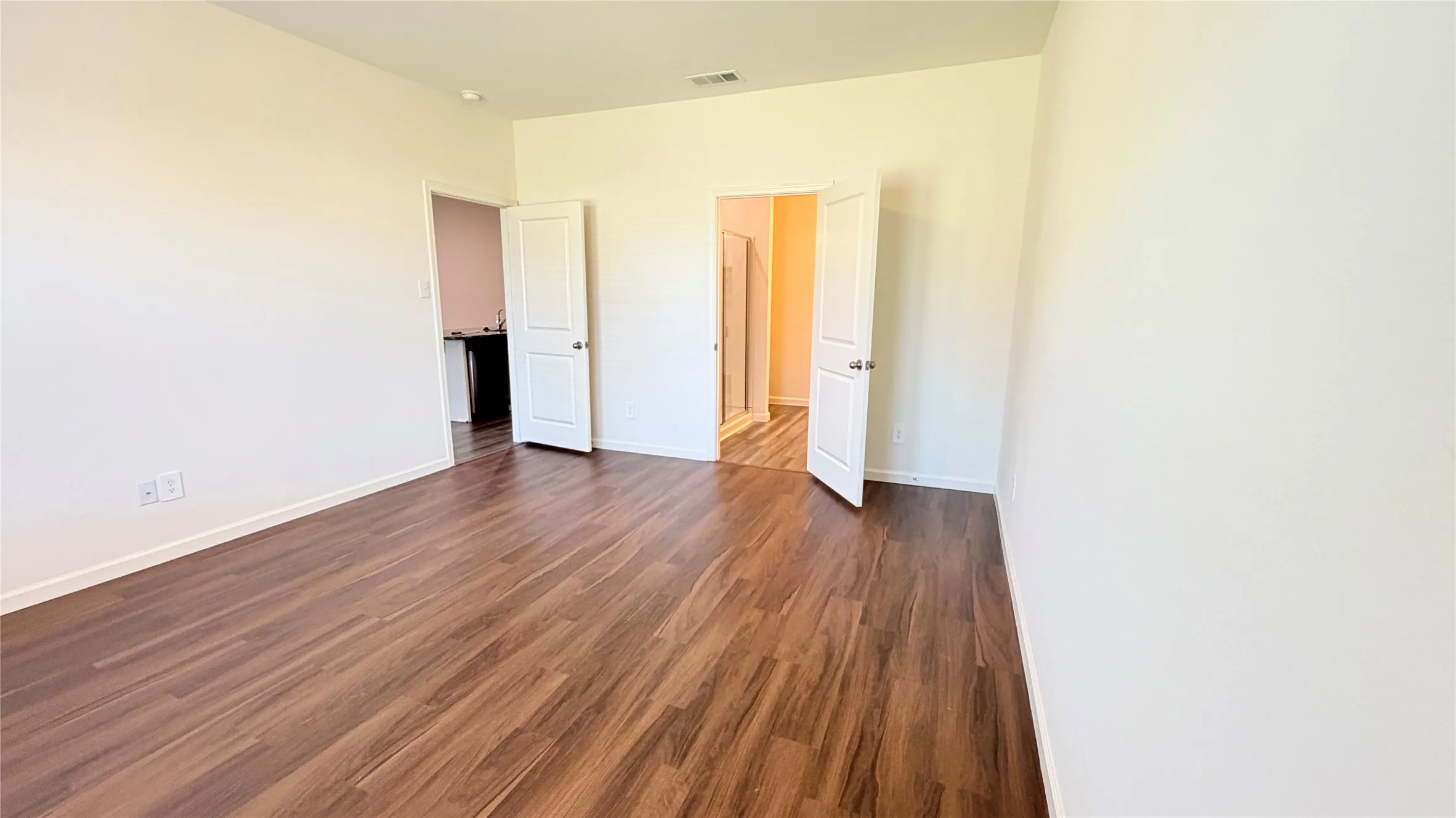 Single Family Residence For Rent in Collin County , 717 Yorkshire Drive, Lavon, Texas 75166, 4 Bedroom, 2 Bathroom, 2 Garage spaces, 1,884 Sqft, built in 2022, mls#21360578, Real Estate Agent in Lavon, Homes For Rent in Collin county, Homes For Rent in Lavon, Realtor in Lavon Texas, Real Estate Brokerage Independent Realty Texas, Luminita Cordes Realtor