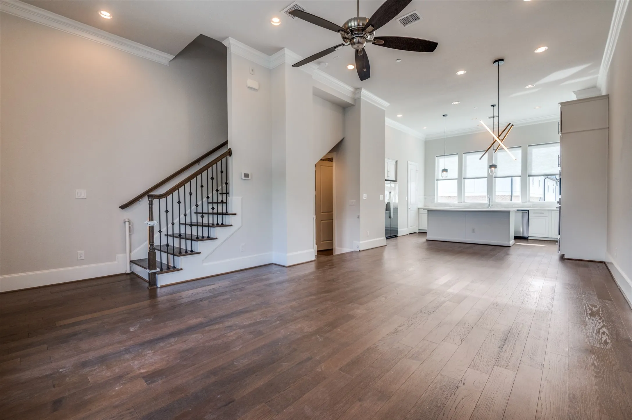 Townhouse For Rent in Dallas County , 2262 Alterbrook Lane, Dallas, Texas 75219, 3 Bedroom, 4 Bathroom, 2 Garage spaces, 2,046 Sqft, built in 2018, mls#21341010, Real Estate Agent in Dallas, Homes For Rent in Dallas county, Homes For Rent in Dallas, Realtor in Dallas Texas, Real Estate Brokerage Independent Realty Texas, Luminita Cordes Realtor