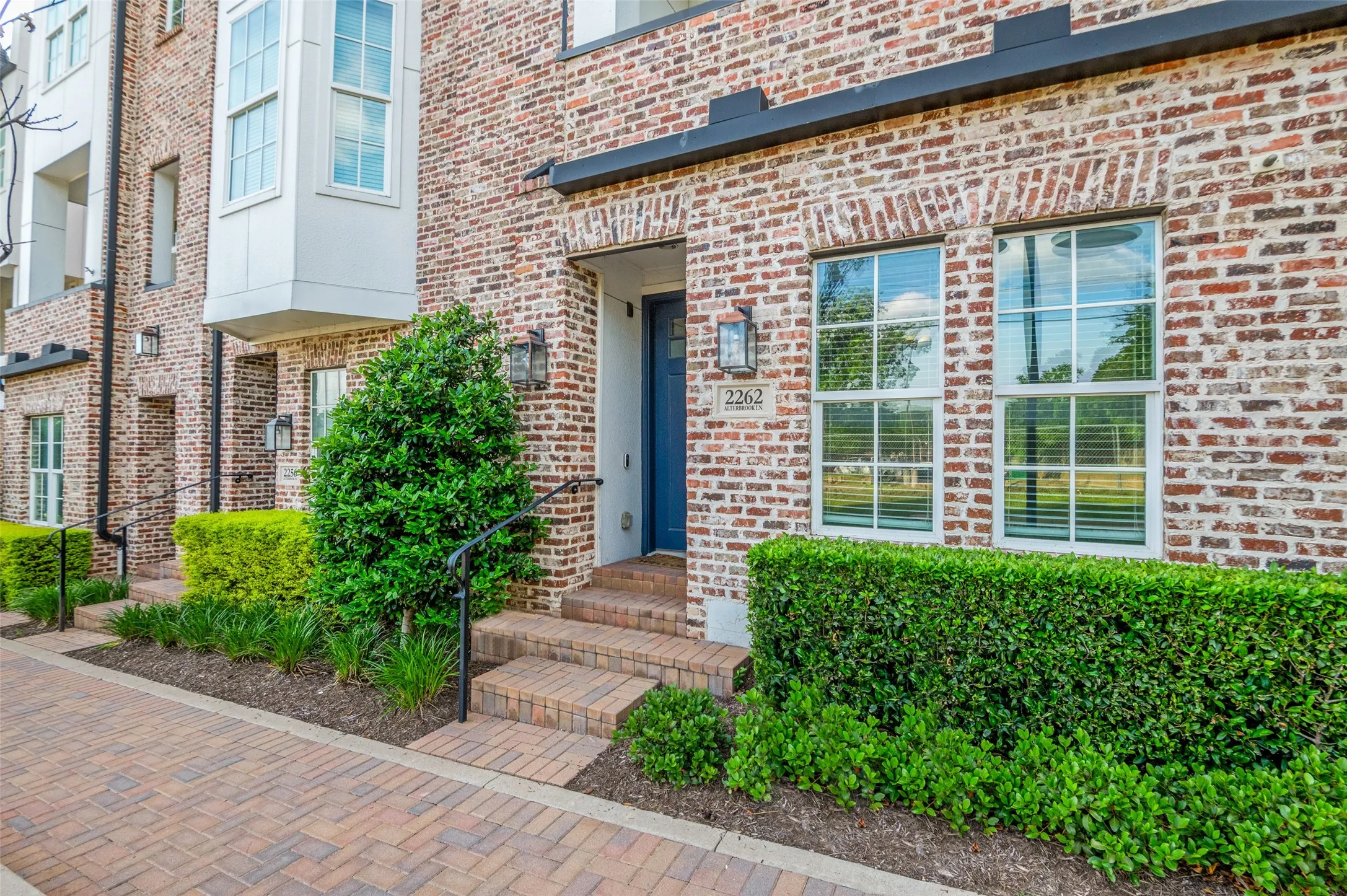 Townhouse For Rent in Dallas County , 2262 Alterbrook Lane, Dallas, Texas 75219, 3 Bedroom, 4 Bathroom, 2 Garage spaces, 2,046 Sqft, built in 2018, mls#21341010, Real Estate Agent in Dallas, Homes For Rent in Dallas county, Homes For Rent in Dallas, Realtor in Dallas Texas, Real Estate Brokerage Independent Realty Texas, Luminita Cordes Realtor