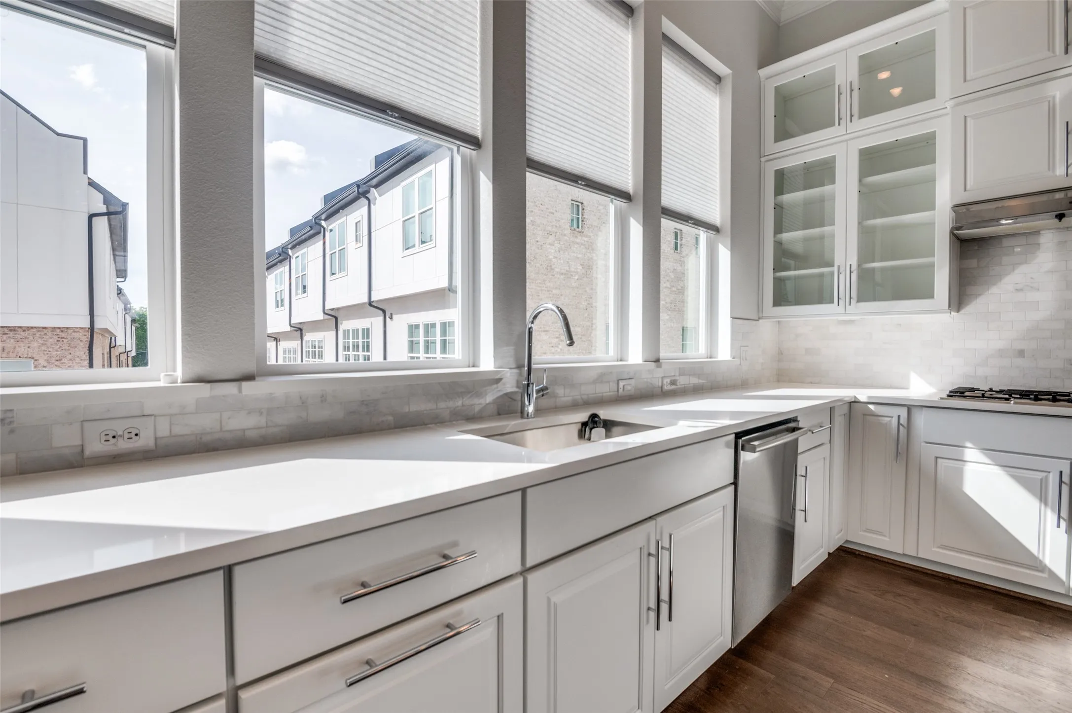 Townhouse For Rent in Dallas County , 2262 Alterbrook Lane, Dallas, Texas 75219, 3 Bedroom, 4 Bathroom, 2 Garage spaces, 2,046 Sqft, built in 2018, mls#21341010, Real Estate Agent in Dallas, Homes For Rent in Dallas county, Homes For Rent in Dallas, Realtor in Dallas Texas, Real Estate Brokerage Independent Realty Texas, Luminita Cordes Realtor