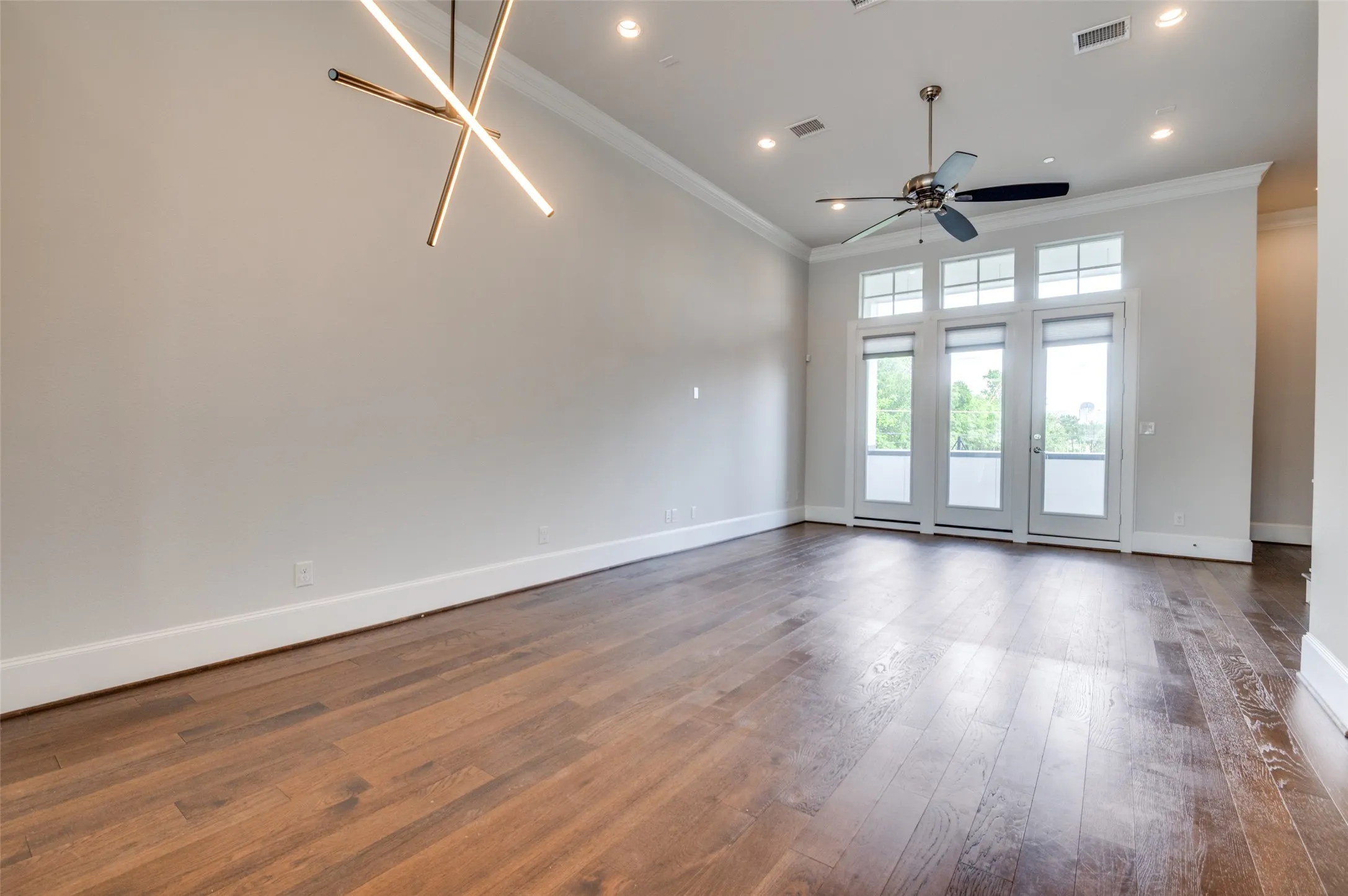 Townhouse For Rent in Dallas County , 2262 Alterbrook Lane, Dallas, Texas 75219, 3 Bedroom, 4 Bathroom, 2 Garage spaces, 2,046 Sqft, built in 2018, mls#21341010, Real Estate Agent in Dallas, Homes For Rent in Dallas county, Homes For Rent in Dallas, Realtor in Dallas Texas, Real Estate Brokerage Independent Realty Texas, Luminita Cordes Realtor