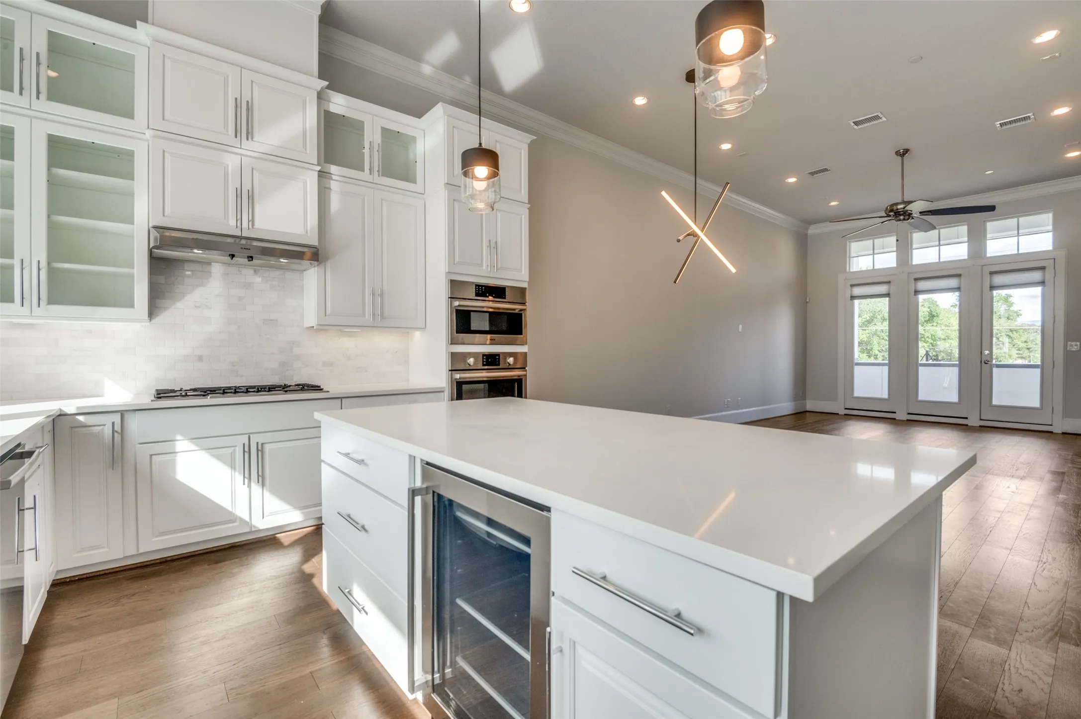 Townhouse For Rent in Dallas County , 2262 Alterbrook Lane, Dallas, Texas 75219, 3 Bedroom, 4 Bathroom, 2 Garage spaces, 2,046 Sqft, built in 2018, mls#21341010, Real Estate Agent in Dallas, Homes For Rent in Dallas county, Homes For Rent in Dallas, Realtor in Dallas Texas, Real Estate Brokerage Independent Realty Texas, Luminita Cordes Realtor