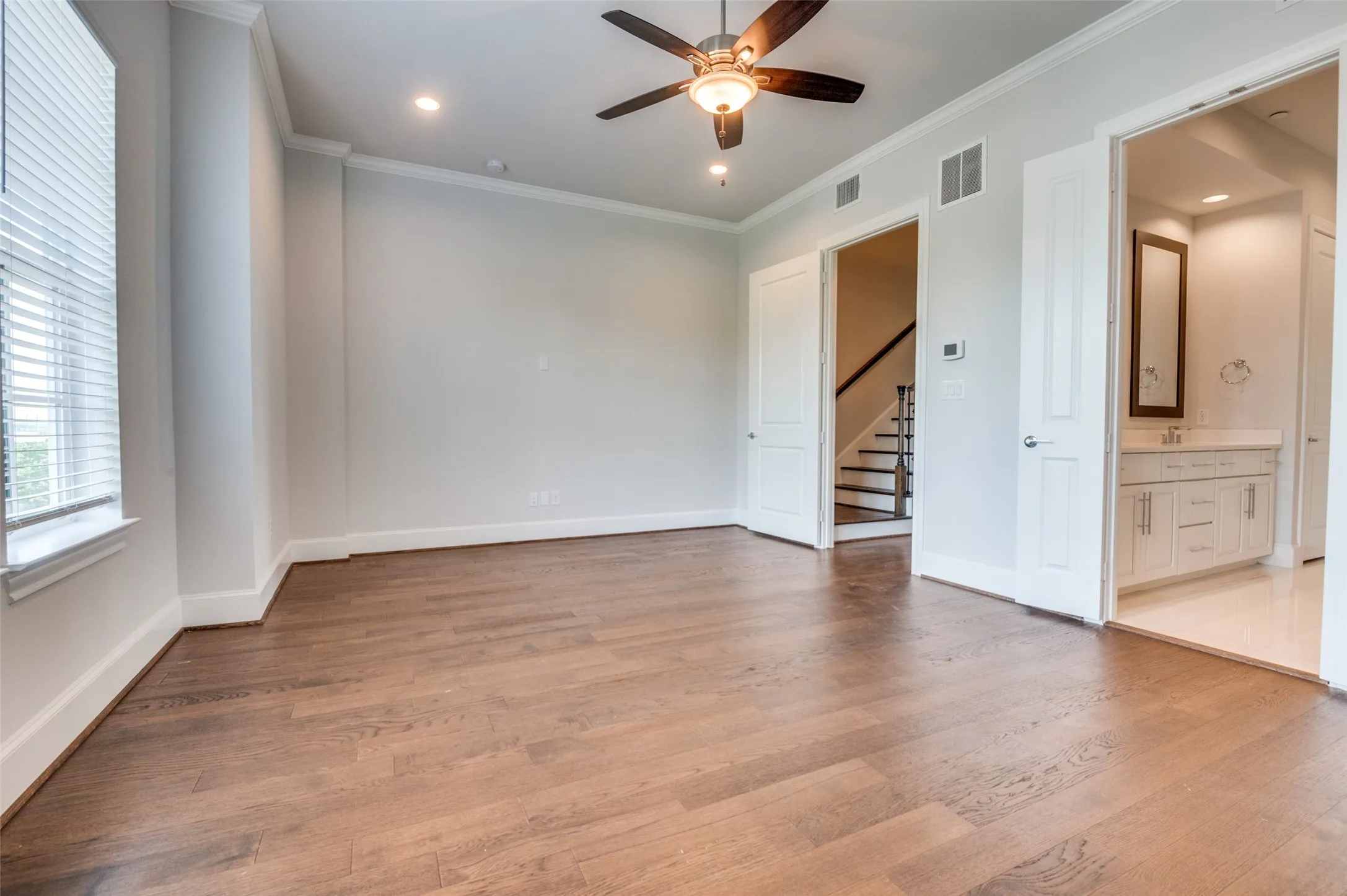 Townhouse For Rent in Dallas County , 2262 Alterbrook Lane, Dallas, Texas 75219, 3 Bedroom, 4 Bathroom, 2 Garage spaces, 2,046 Sqft, built in 2018, mls#21341010, Real Estate Agent in Dallas, Homes For Rent in Dallas county, Homes For Rent in Dallas, Realtor in Dallas Texas, Real Estate Brokerage Independent Realty Texas, Luminita Cordes Realtor