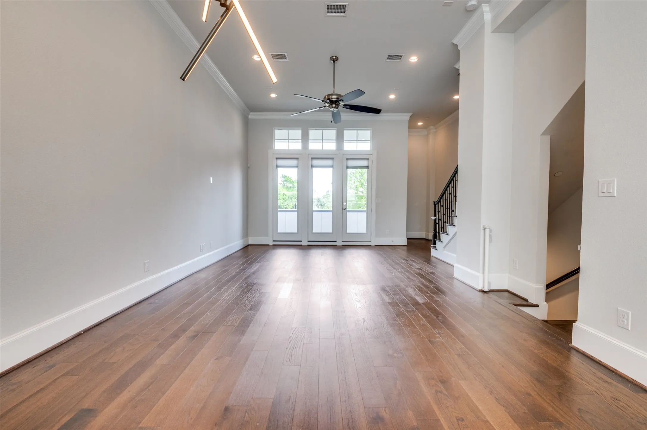 Townhouse For Rent in Dallas County , 2262 Alterbrook Lane, Dallas, Texas 75219, 3 Bedroom, 4 Bathroom, 2 Garage spaces, 2,046 Sqft, built in 2018, mls#21341010, Real Estate Agent in Dallas, Homes For Rent in Dallas county, Homes For Rent in Dallas, Realtor in Dallas Texas, Real Estate Brokerage Independent Realty Texas, Luminita Cordes Realtor