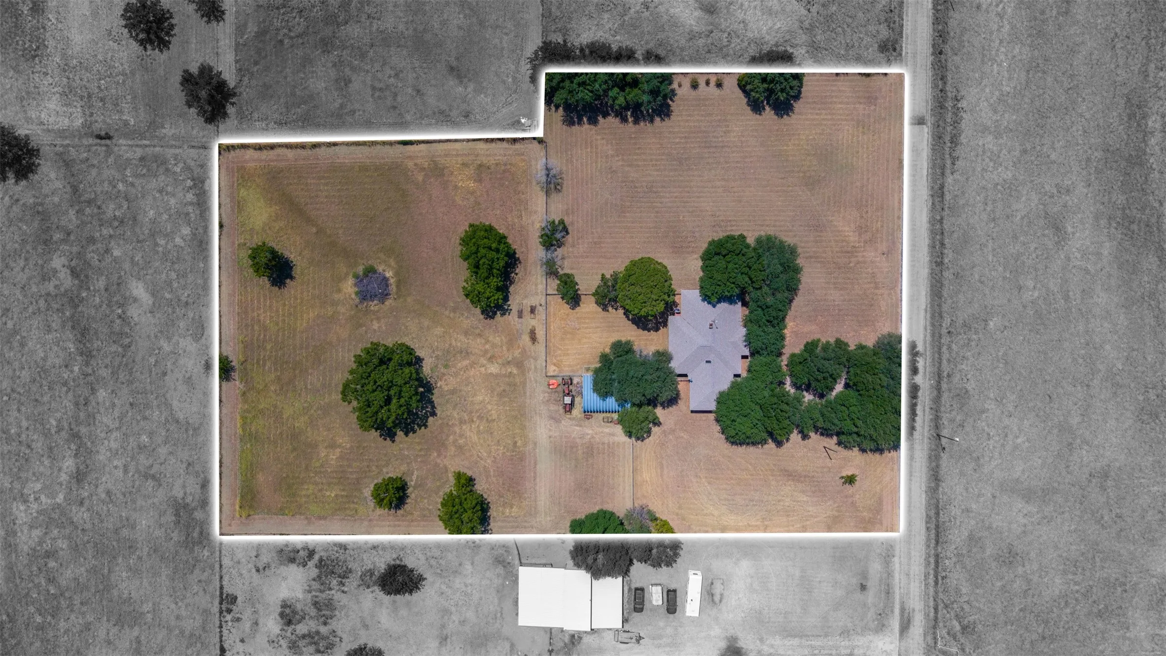Single Family Residence For Sale in Palo Pinto County , 805 S Swanson Road, Mineral Wells, Texas 76067, 3 Bedroom, 2 Bathroom, 2 Garage spaces, 1,700 Sqft, built in 1984, mls#21358508, Real Estate Agent in Mineral Wells, Homes For Sale in Palo Pinto county, Homes For Sale in Mineral Wells, Realtor in Mineral Wells Texas, Real Estate Brokerage Independent Realty Texas, Luminita Cordes Realtor
