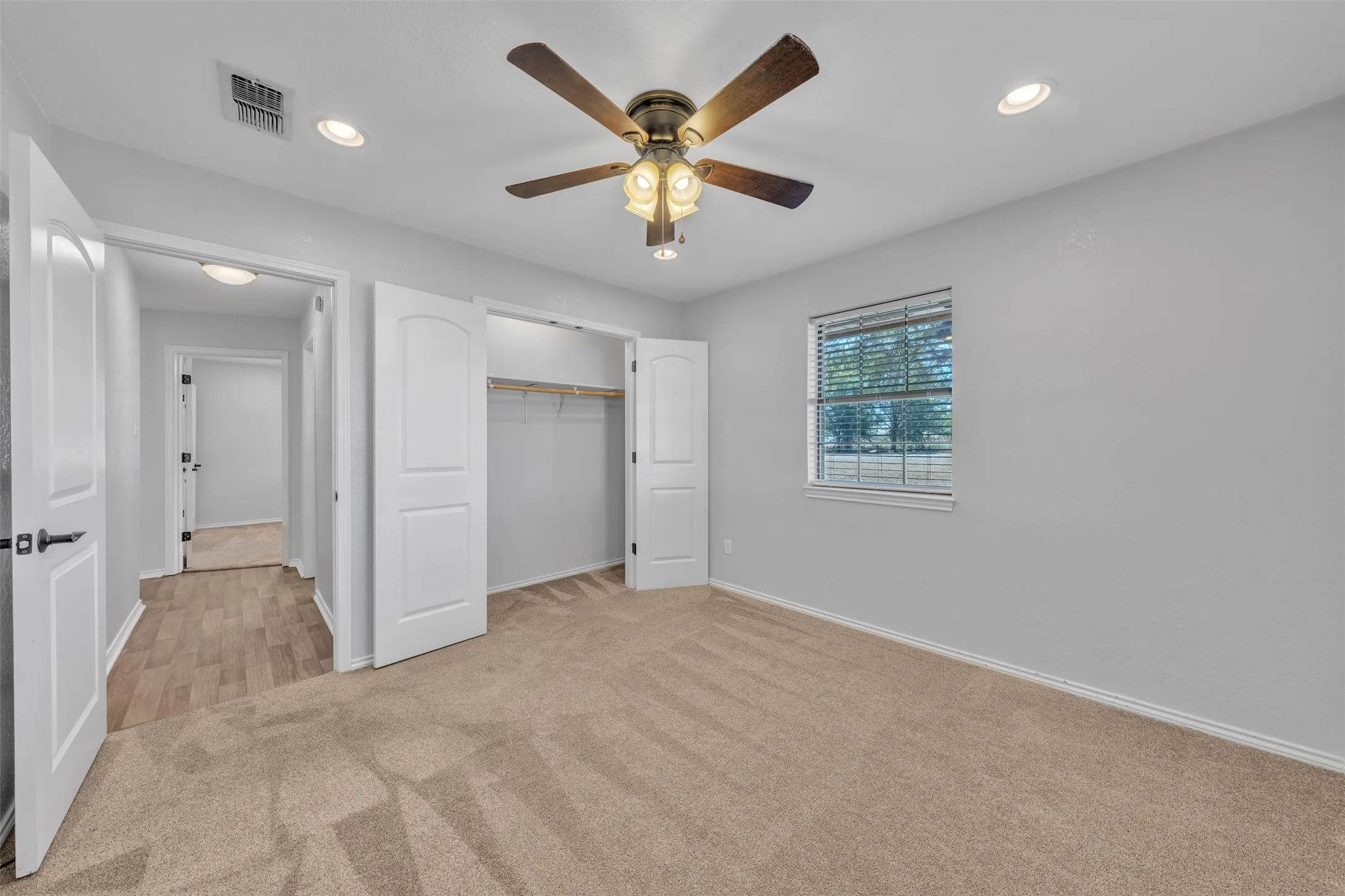 Single Family Residence For Sale in Palo Pinto County , 805 S Swanson Road, Mineral Wells, Texas 76067, 3 Bedroom, 2 Bathroom, 2 Garage spaces, 1,700 Sqft, built in 1984, mls#21358508, Real Estate Agent in Mineral Wells, Homes For Sale in Palo Pinto county, Homes For Sale in Mineral Wells, Realtor in Mineral Wells Texas, Real Estate Brokerage Independent Realty Texas, Luminita Cordes Realtor