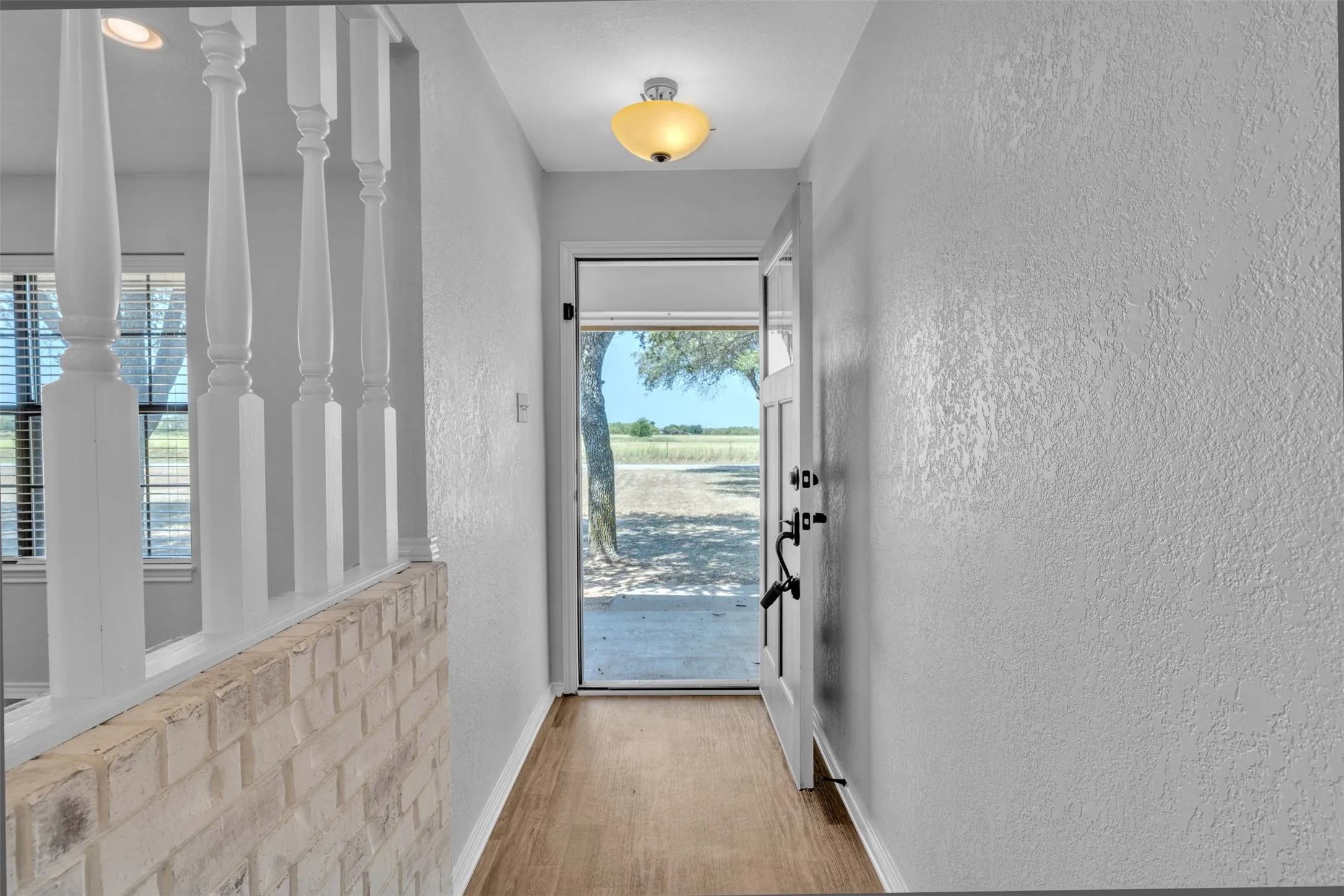 Single Family Residence For Sale in Palo Pinto County , 805 S Swanson Road, Mineral Wells, Texas 76067, 3 Bedroom, 2 Bathroom, 2 Garage spaces, 1,700 Sqft, built in 1984, mls#21358508, Real Estate Agent in Mineral Wells, Homes For Sale in Palo Pinto county, Homes For Sale in Mineral Wells, Realtor in Mineral Wells Texas, Real Estate Brokerage Independent Realty Texas, Luminita Cordes Realtor