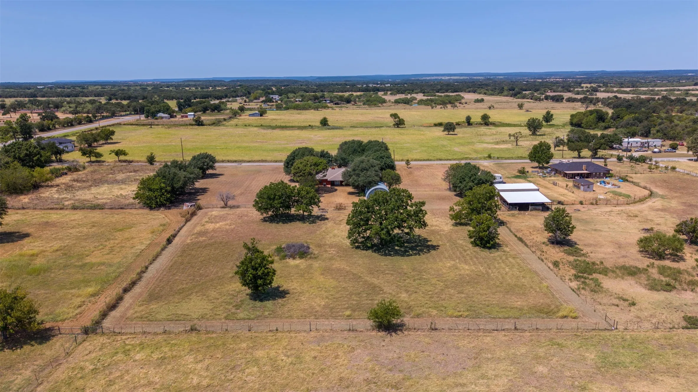 Single Family Residence For Sale in Palo Pinto County , 805 S Swanson Road, Mineral Wells, Texas 76067, 3 Bedroom, 2 Bathroom, 2 Garage spaces, 1,700 Sqft, built in 1984, mls#21358508, Real Estate Agent in Mineral Wells, Homes For Sale in Palo Pinto county, Homes For Sale in Mineral Wells, Realtor in Mineral Wells Texas, Real Estate Brokerage Independent Realty Texas, Luminita Cordes Realtor