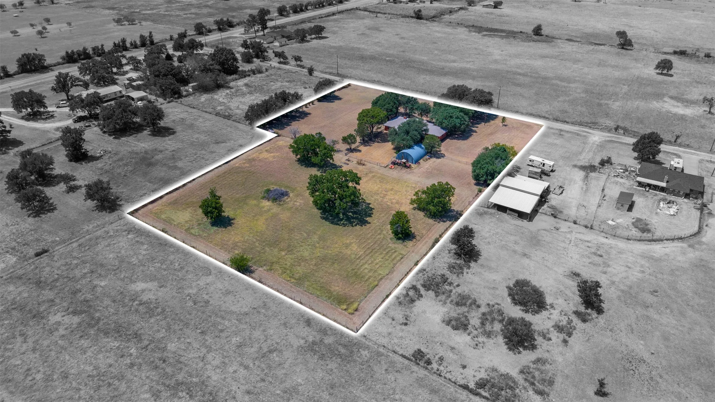 Single Family Residence For Sale in Palo Pinto County , 805 S Swanson Road, Mineral Wells, Texas 76067, 3 Bedroom, 2 Bathroom, 2 Garage spaces, 1,700 Sqft, built in 1984, mls#21358508, Real Estate Agent in Mineral Wells, Homes For Sale in Palo Pinto county, Homes For Sale in Mineral Wells, Realtor in Mineral Wells Texas, Real Estate Brokerage Independent Realty Texas, Luminita Cordes Realtor