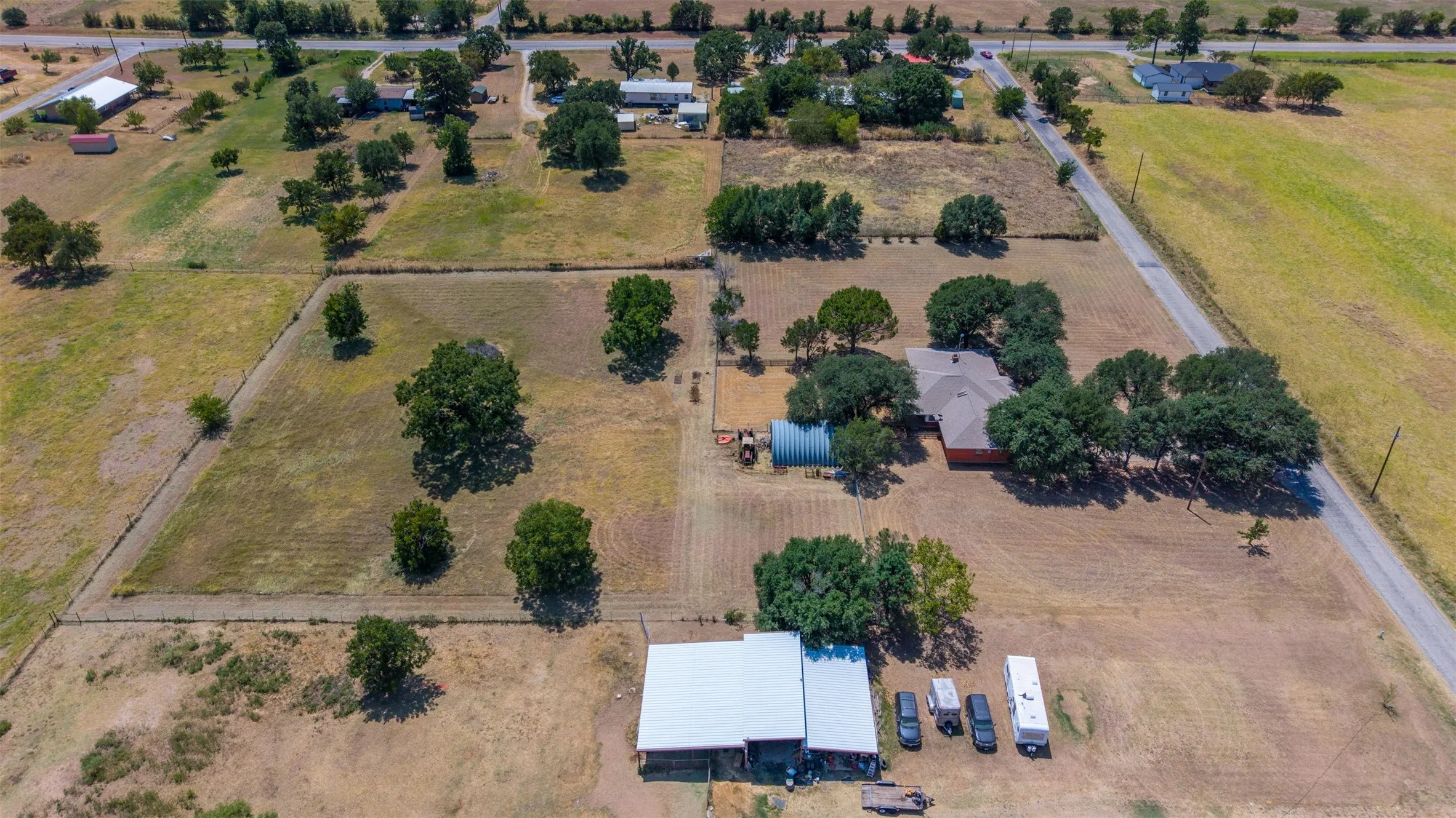 Single Family Residence For Sale in Palo Pinto County , 805 S Swanson Road, Mineral Wells, Texas 76067, 3 Bedroom, 2 Bathroom, 2 Garage spaces, 1,700 Sqft, built in 1984, mls#21358508, Real Estate Agent in Mineral Wells, Homes For Sale in Palo Pinto county, Homes For Sale in Mineral Wells, Realtor in Mineral Wells Texas, Real Estate Brokerage Independent Realty Texas, Luminita Cordes Realtor