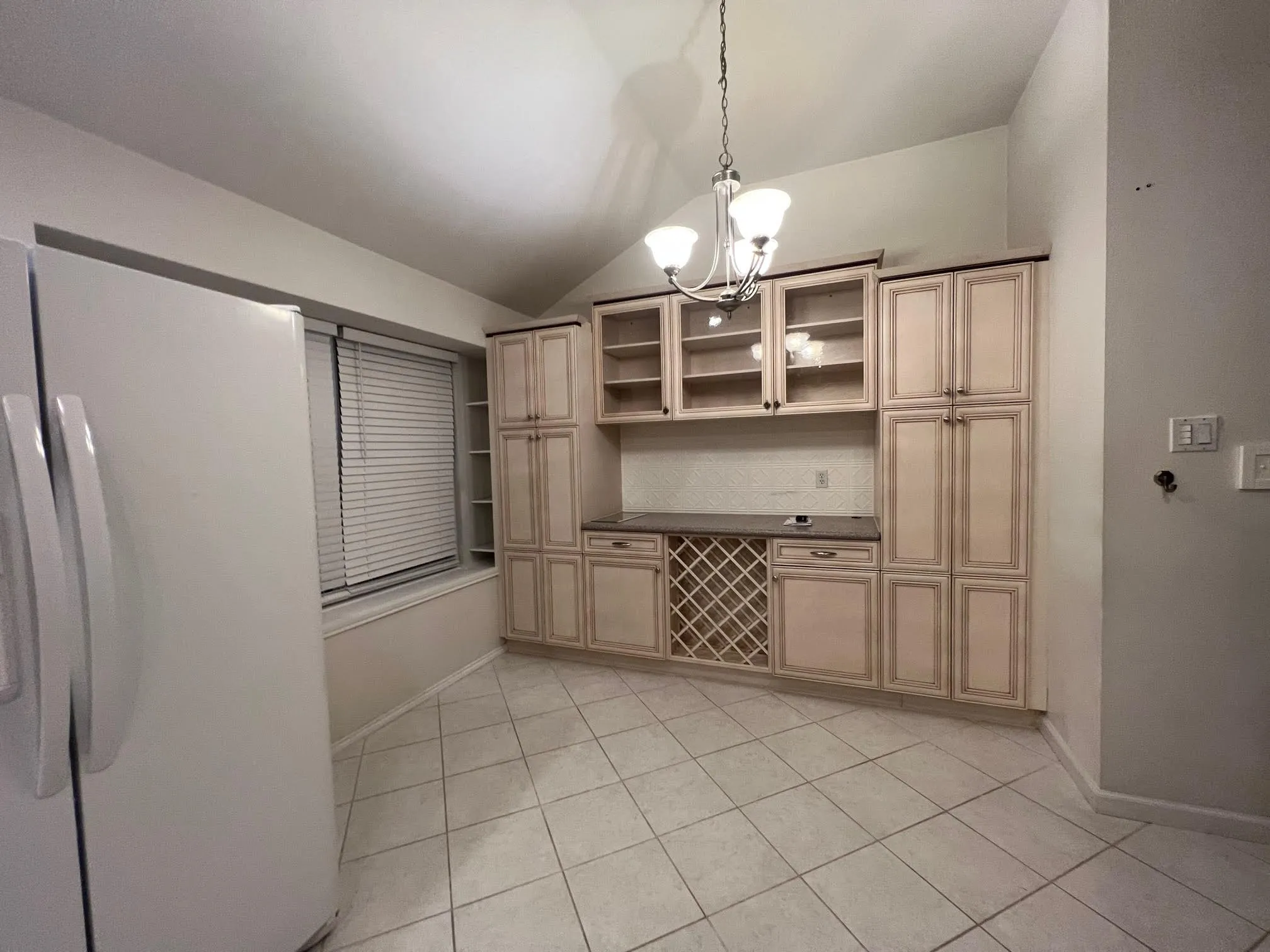 Single Family Residence For Rent in Collin County , 1008 Charter Oak Street, Allen, Texas 75002, 5 Bedroom, 2 Bathroom, 2 Garage spaces, 1,953 Sqft, built in 1988, mls#21359542, Real Estate Agent in Allen, Homes For Rent in Collin county, Homes For Rent in Allen, Realtor in Allen Texas, Real Estate Brokerage Independent Realty Texas, Luminita Cordes Realtor
