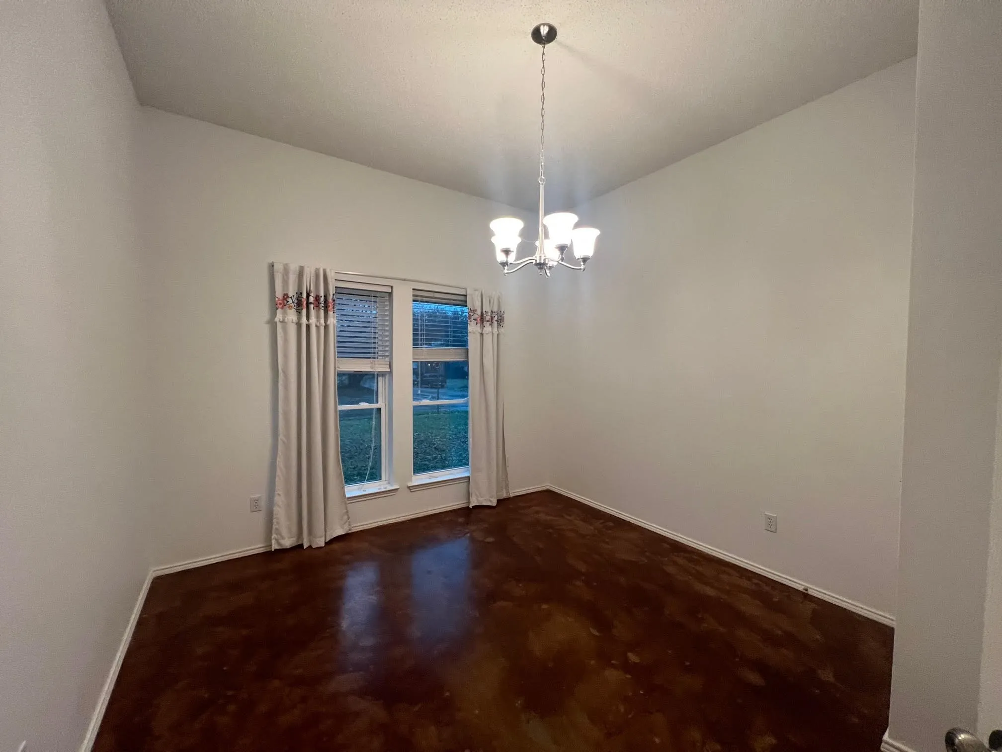 Single Family Residence For Rent in Collin County , 1008 Charter Oak Street, Allen, Texas 75002, 5 Bedroom, 2 Bathroom, 2 Garage spaces, 1,953 Sqft, built in 1988, mls#21359542, Real Estate Agent in Allen, Homes For Rent in Collin county, Homes For Rent in Allen, Realtor in Allen Texas, Real Estate Brokerage Independent Realty Texas, Luminita Cordes Realtor