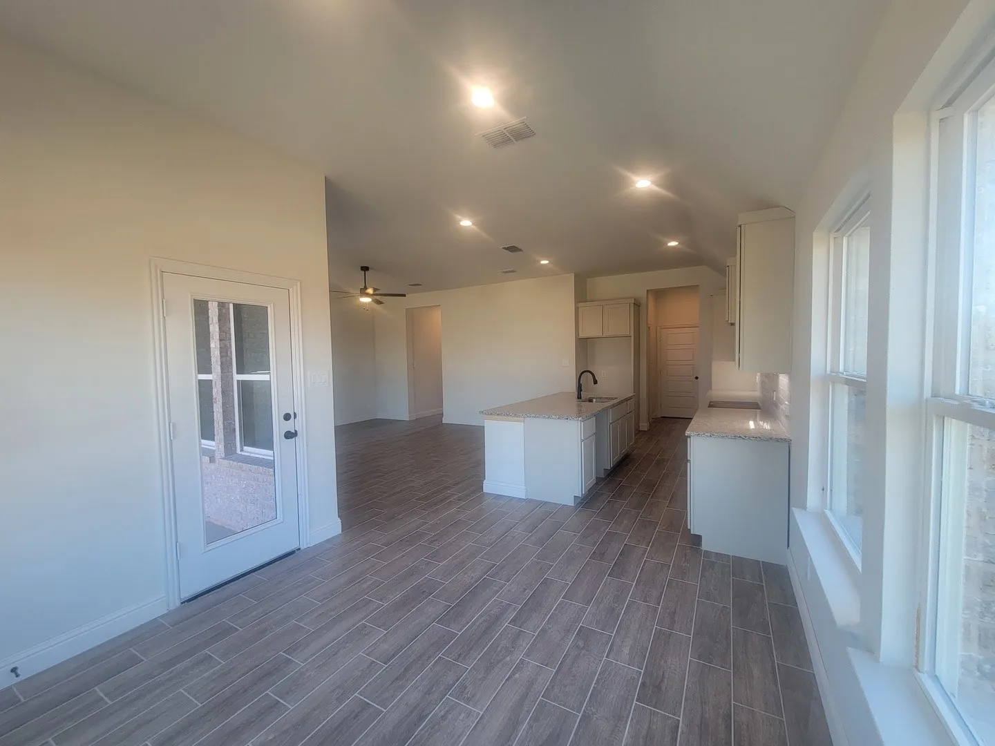 Open nook to kitchen